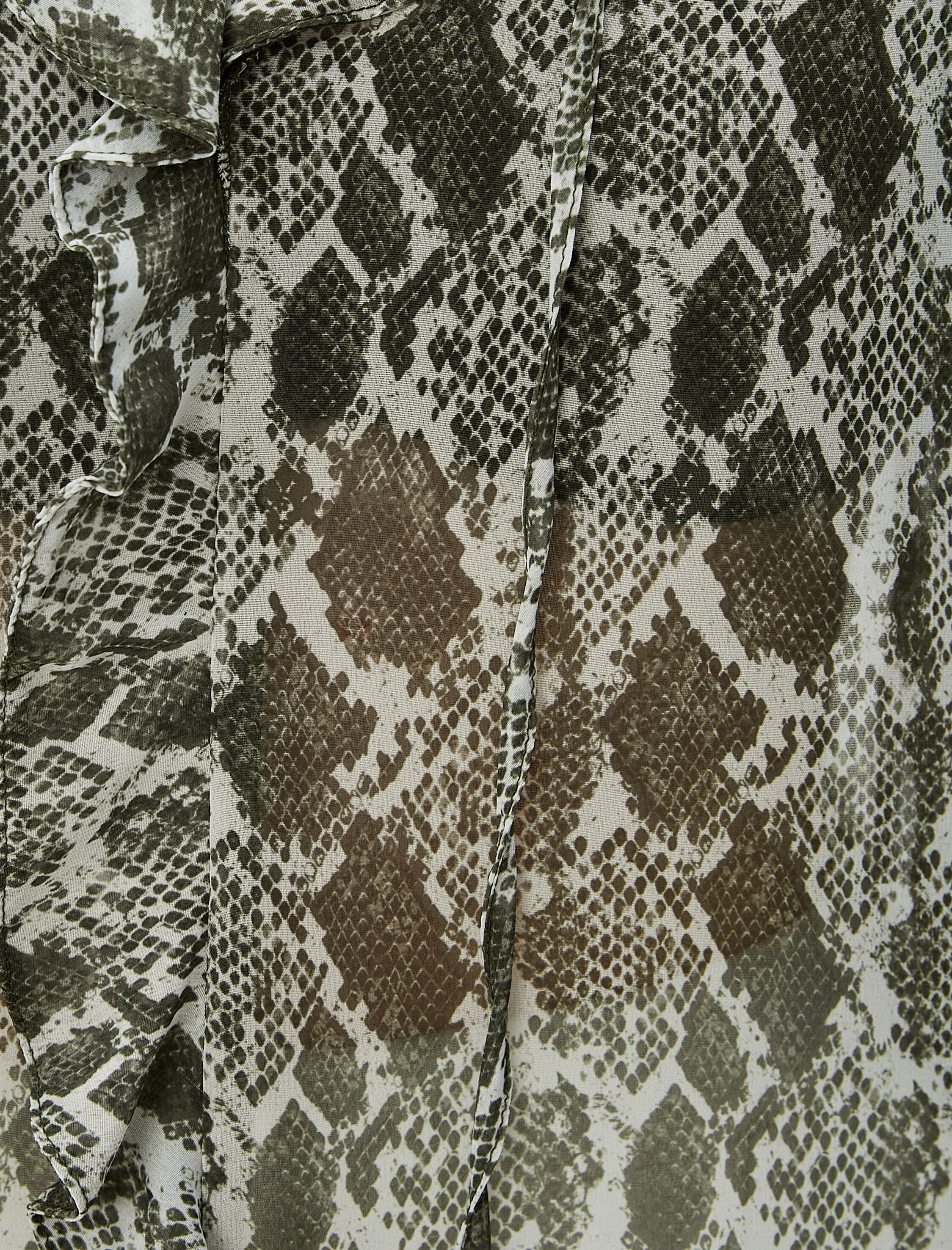 Şifon Bluz Uzun Kollu Yılan Derisi Desenli Fırfırlı