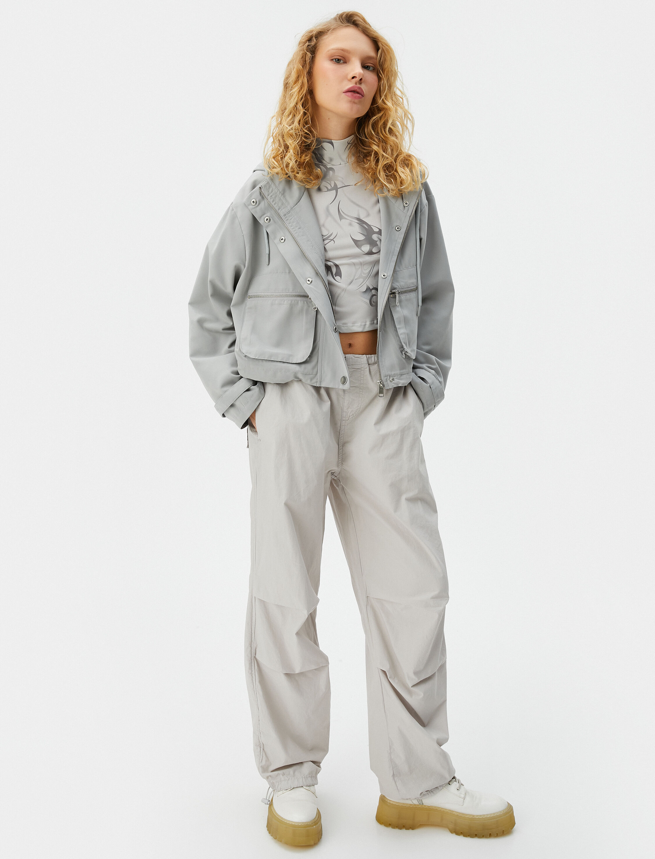   Kapşonlu Mont Fermuarlı Çıtçıt Kapamalı Cepli