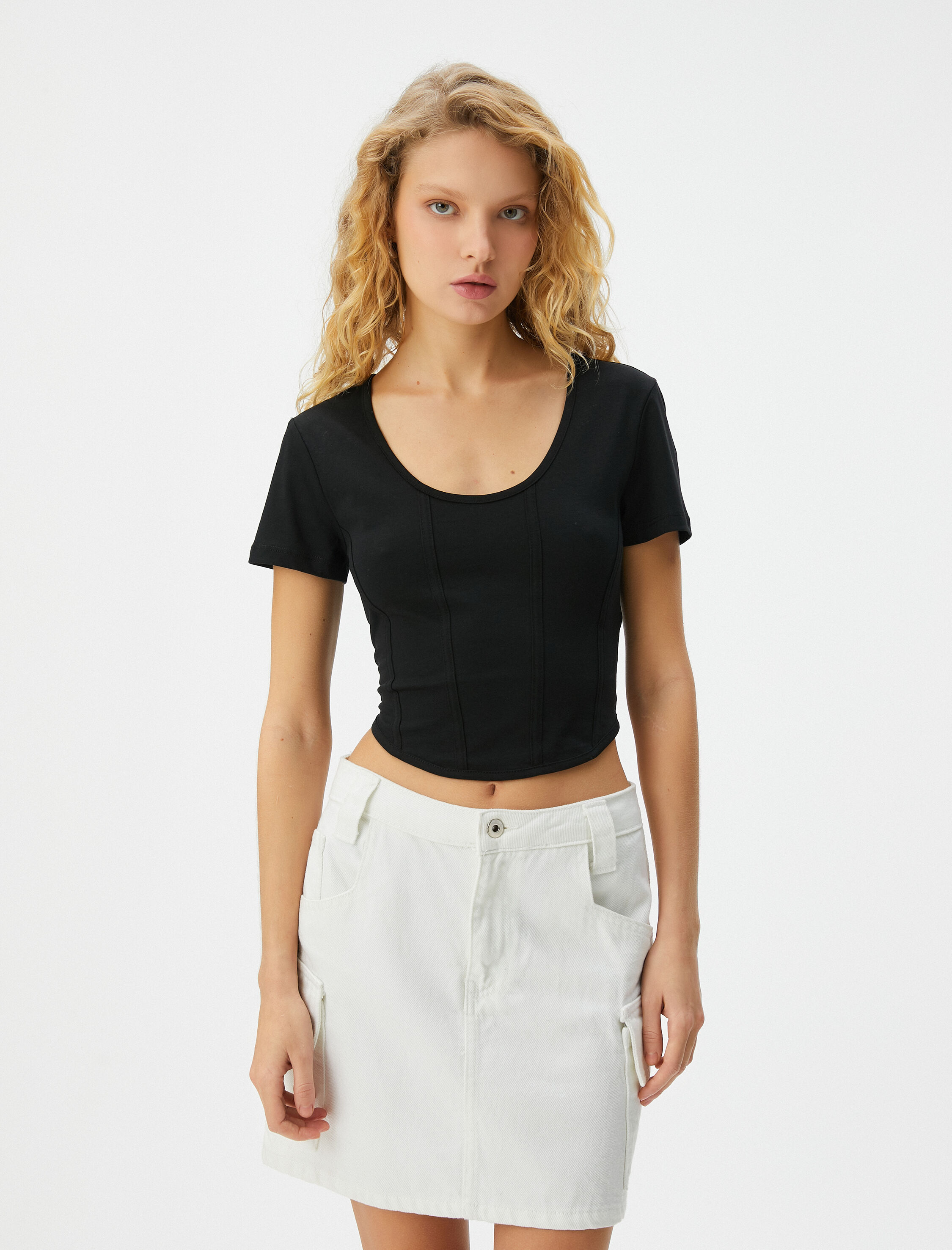   Crop Tişört Korse Görünümlü Dar Kalıp Kısa Kollu U Yaka Pamuklu