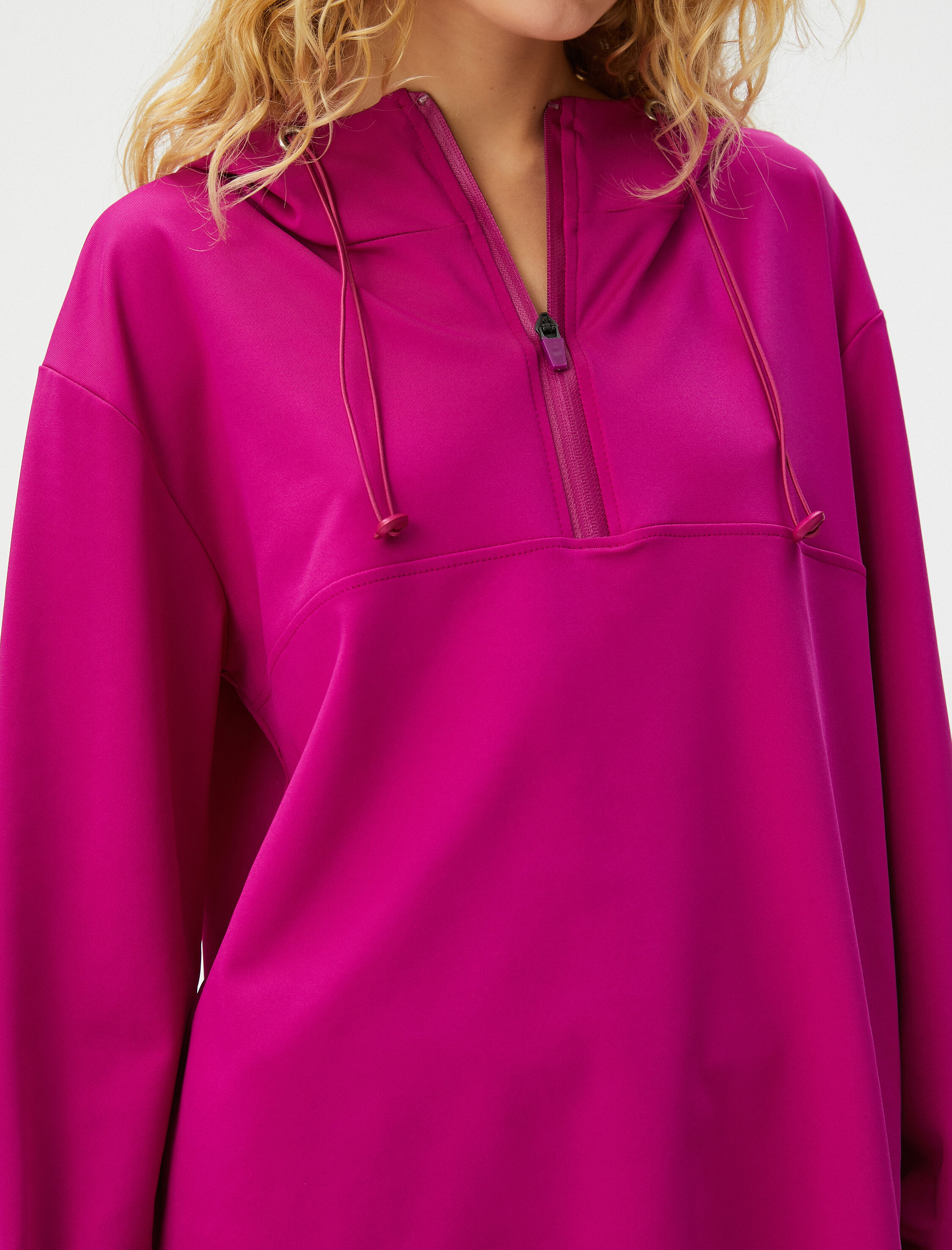   Kapüşonlu Spor Sweatshirt Yarım Fermuar Detaylı Uzun Kollu