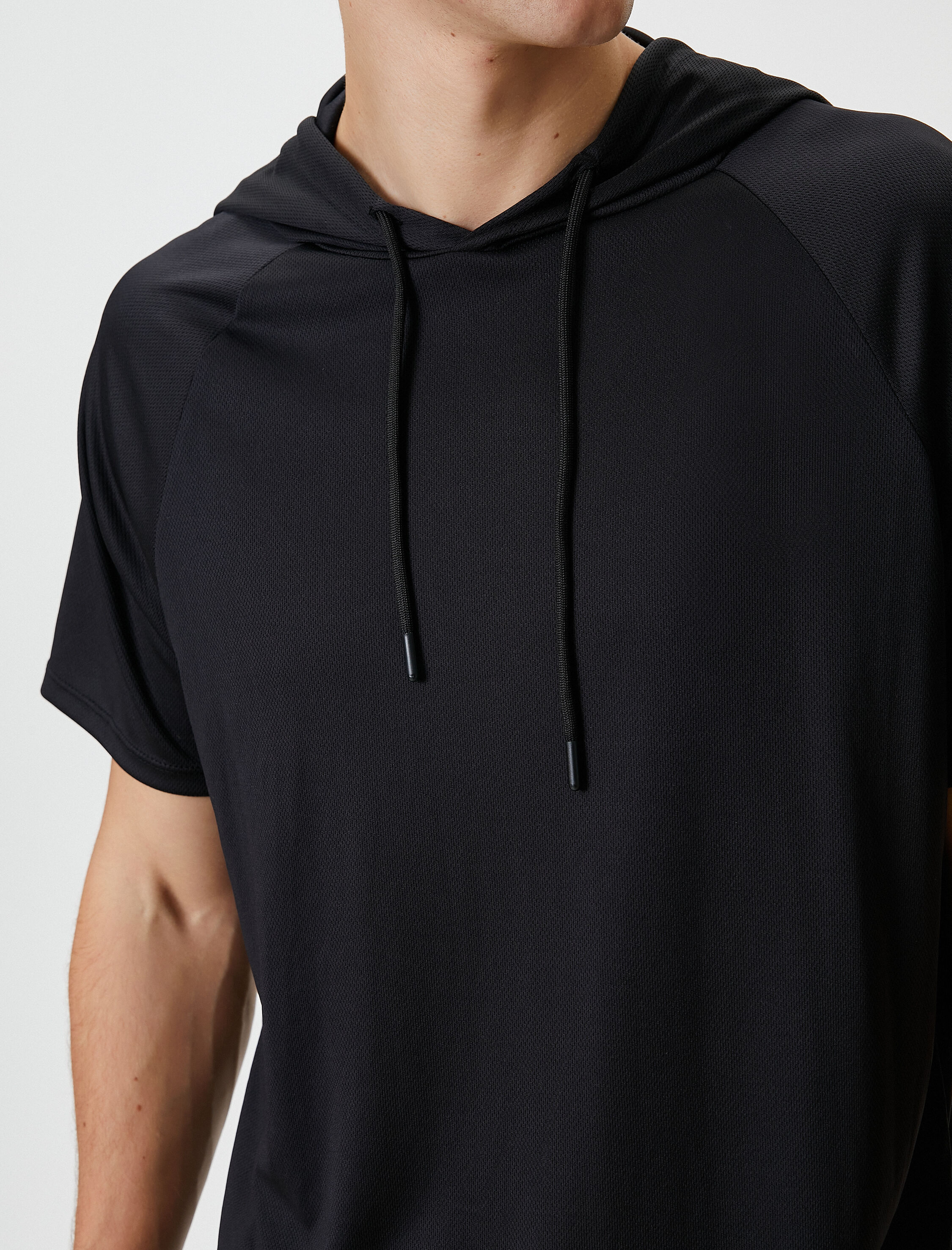   Kapşonlu Spor Tişört Kısa Kollu