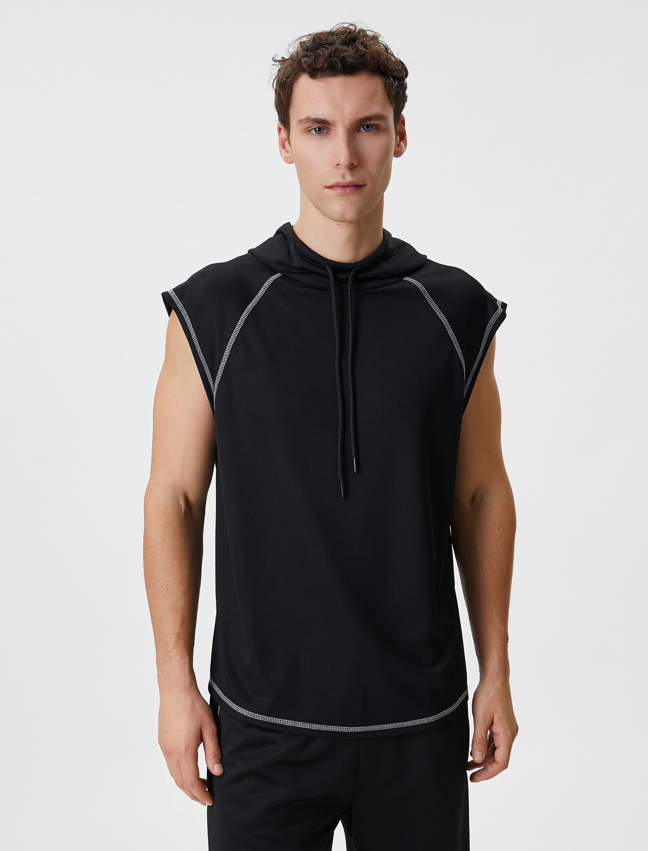   Sporcu Atleti Kapşonlu Dikiş Detaylı Arkası Baskılı