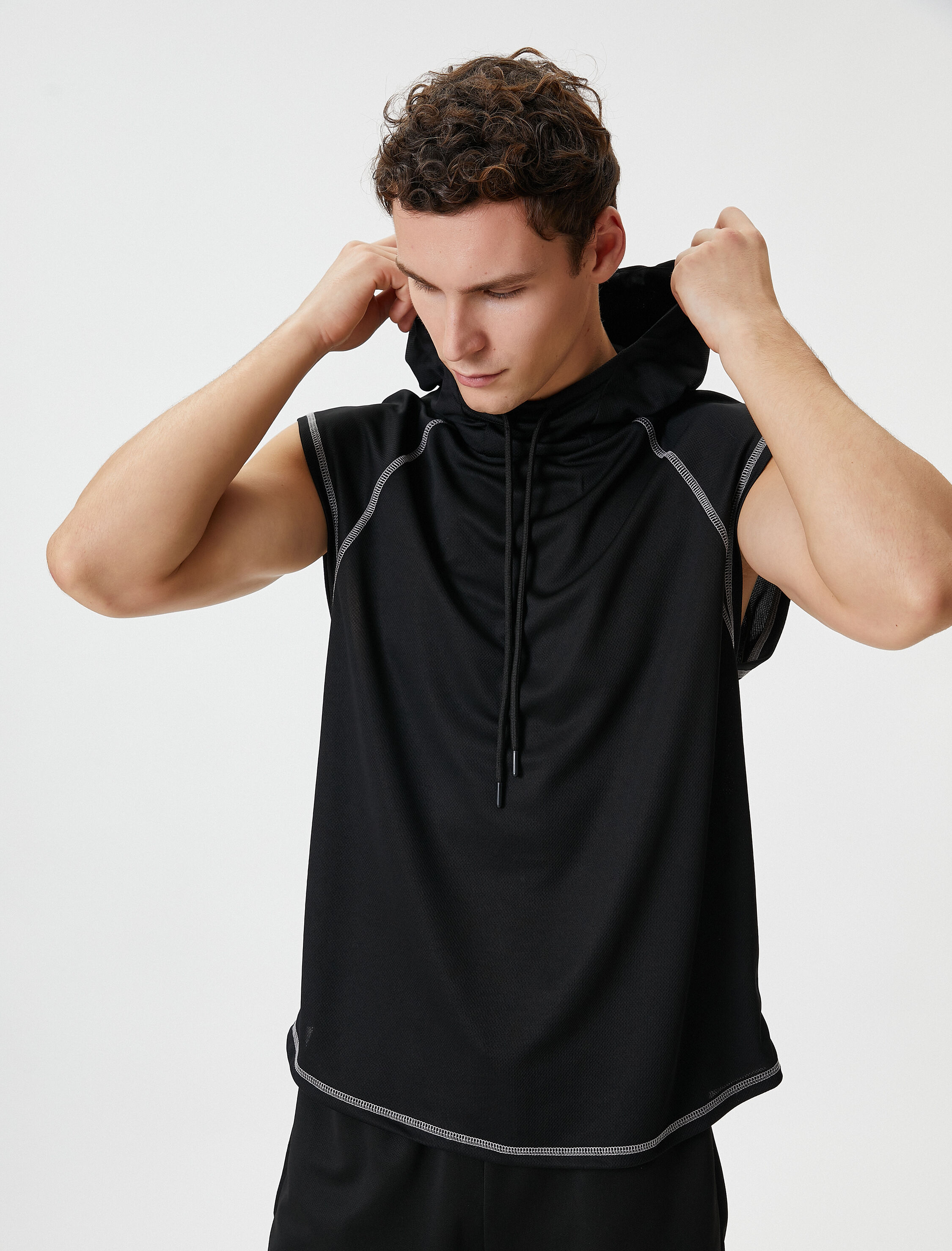   Sporcu Atleti Kapşonlu Dikiş Detaylı Arkası Baskılı