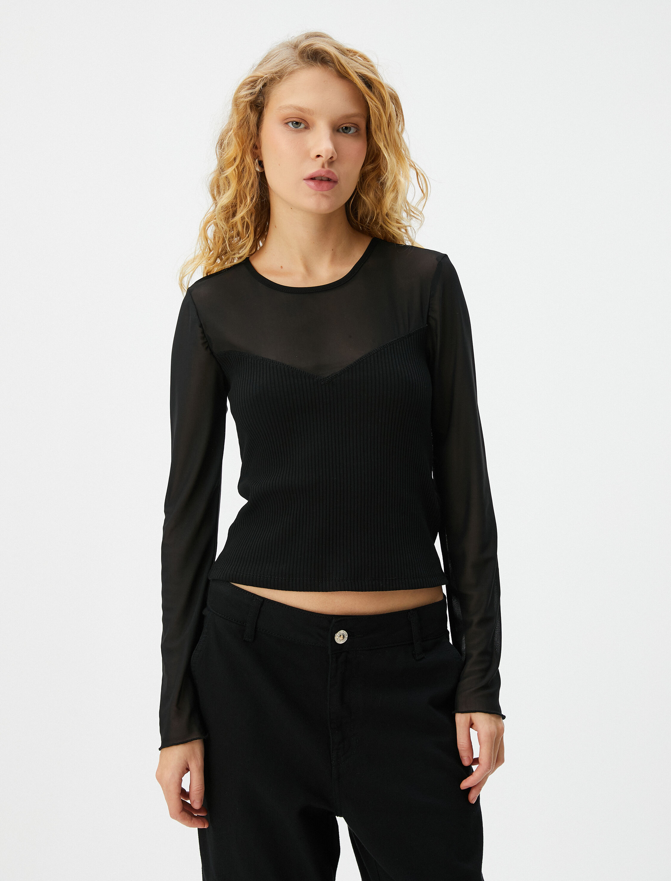   Tül Detaylı Bluz Kalp Yaka Uzun Kollu Yuvarlak Yaka