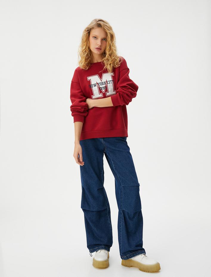  Şardonlu Kolej Oversize Sweatshirt Aplike Detaylı Bisiklet Yaka Uzun Kollu