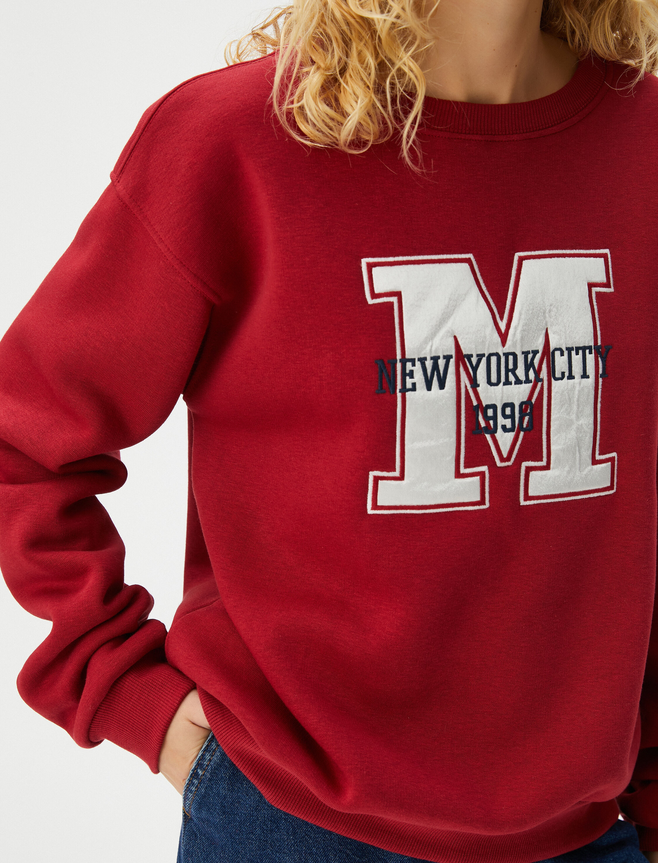   Şardonlu Kolej Oversize Sweatshirt Aplike Detaylı Bisiklet Yaka Uzun Kollu