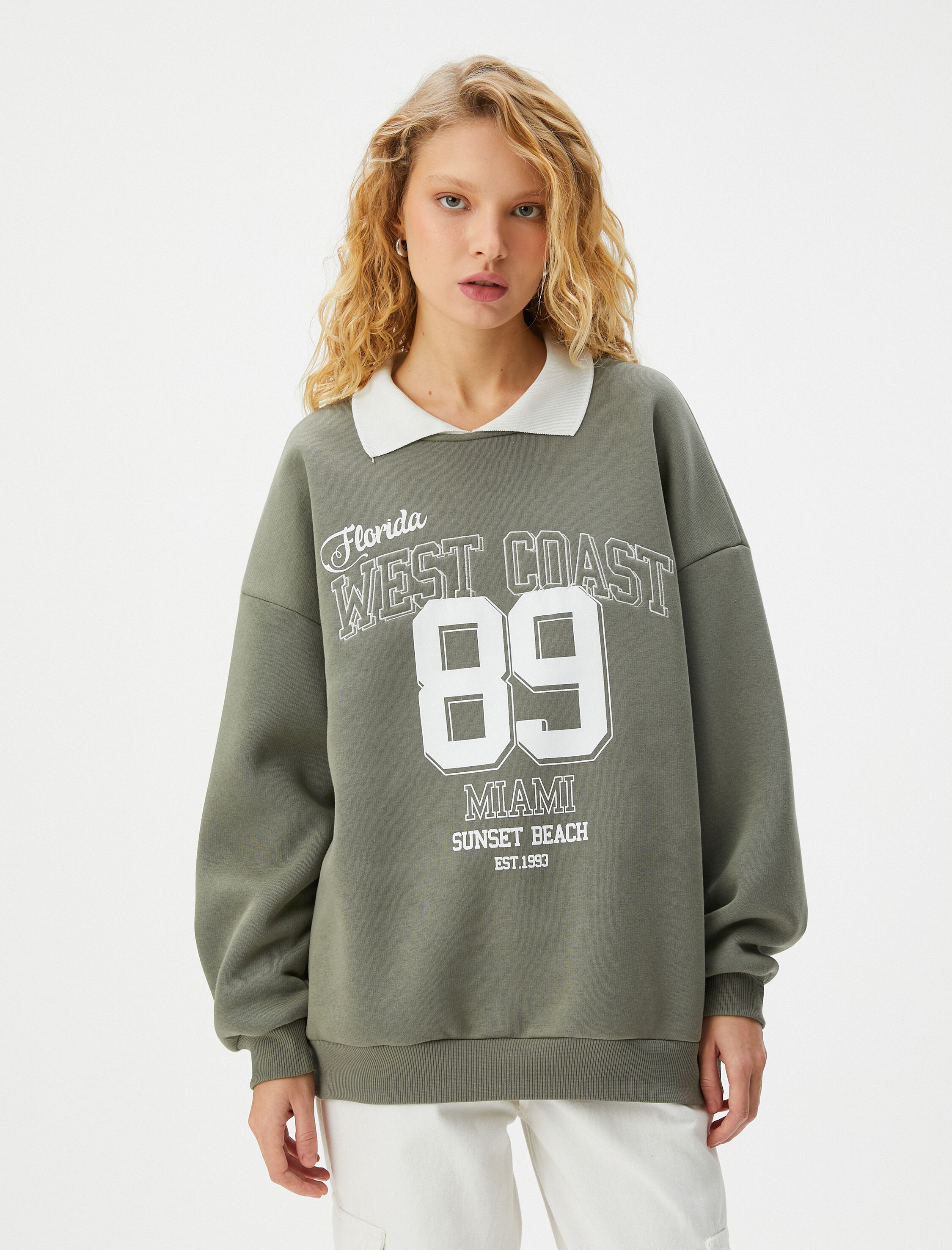   Şardonlu Oversize Sweatshirt Polo Yaka Kolej Baskılı Uzun Kollu