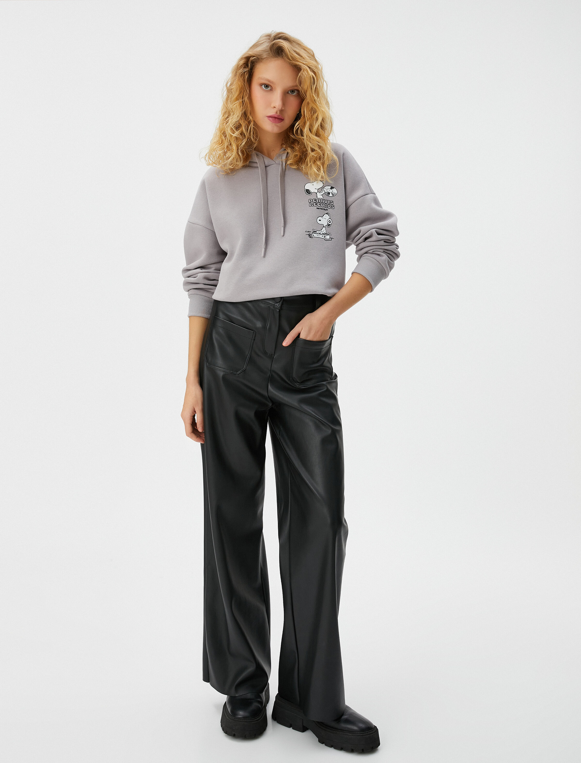   Şardonlu Snoopy Kapşonlu Sweatshirt Lisanslı Arkası Baskılı Pamuk Karışımlı Rahat Kalıp