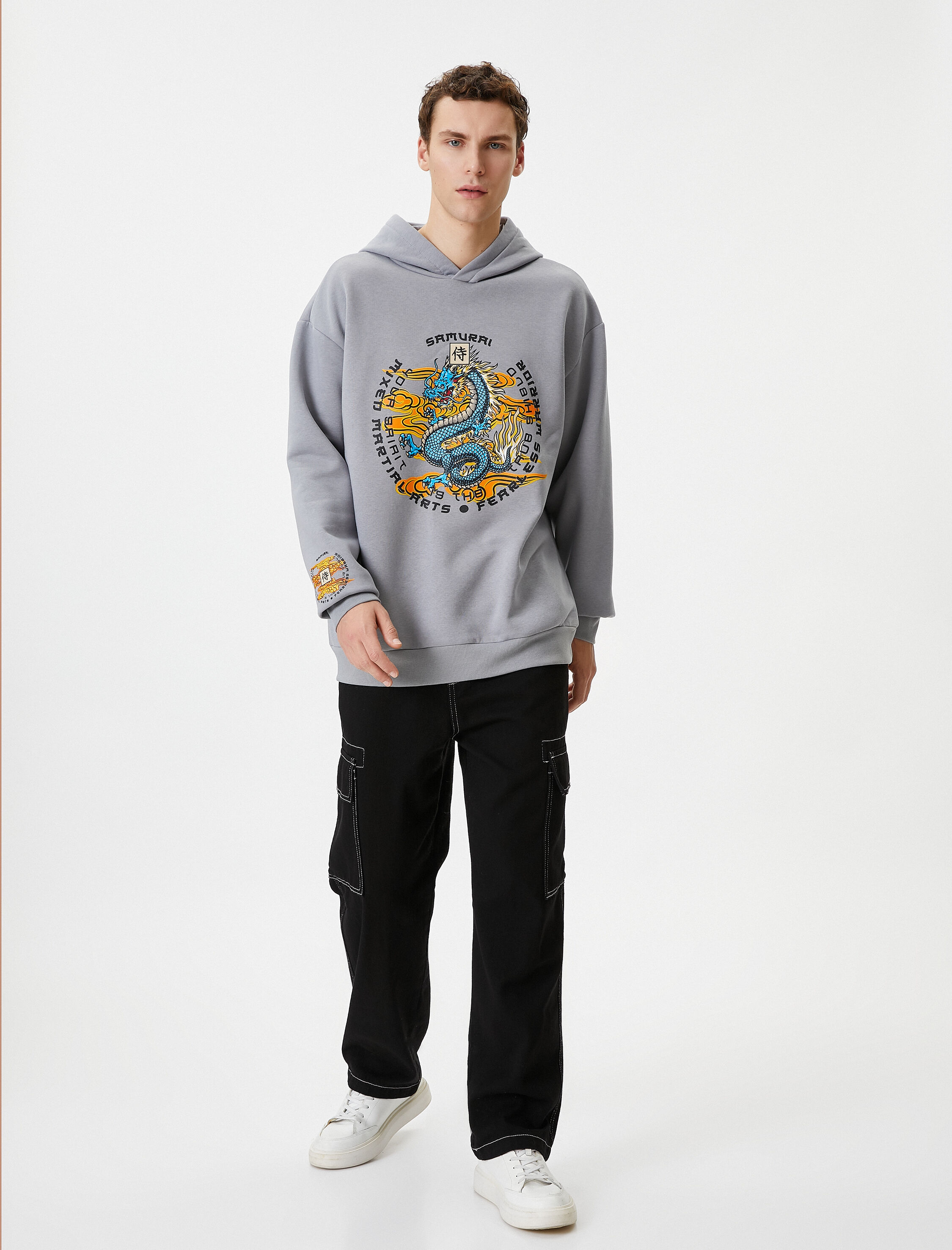 Arkası Baskılı Sweatshirt Oversize Kapşonlu Uzakdoğu Temalı Şardonlu