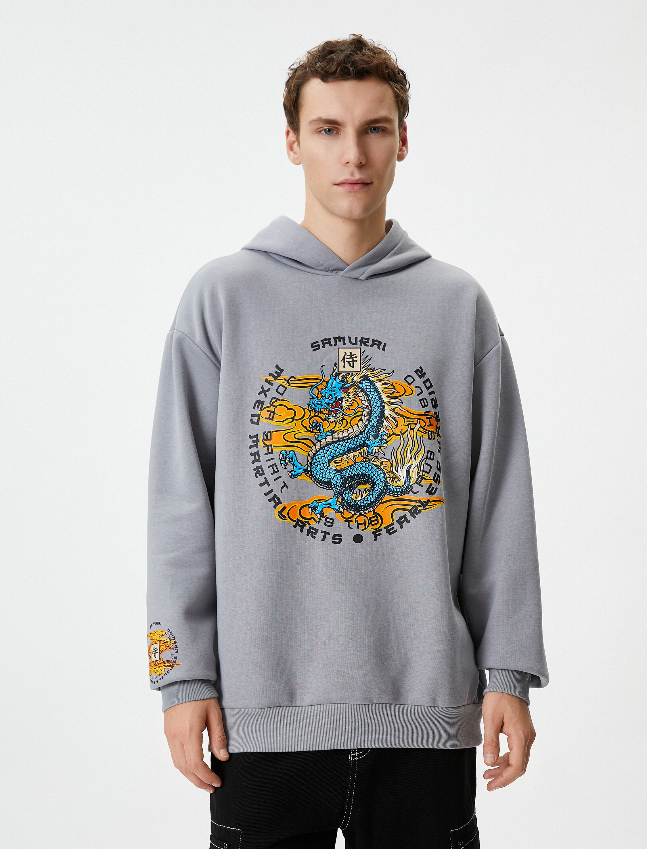 Arkası Baskılı Sweatshirt Oversize Kapşonlu Uzakdoğu Temalı Şardonlu