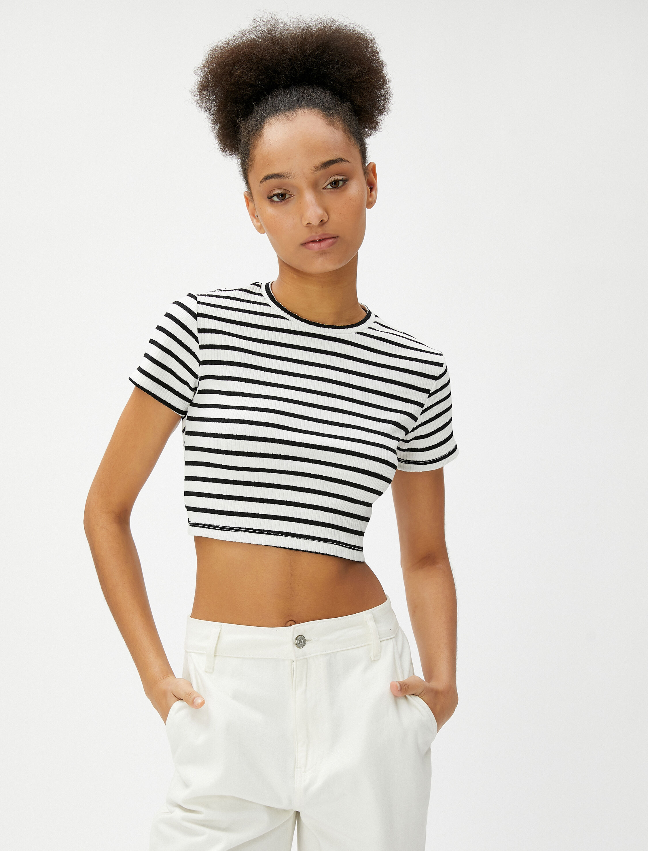   Basic Crop Tişört Bisiklet Yaka Kısa Kollu