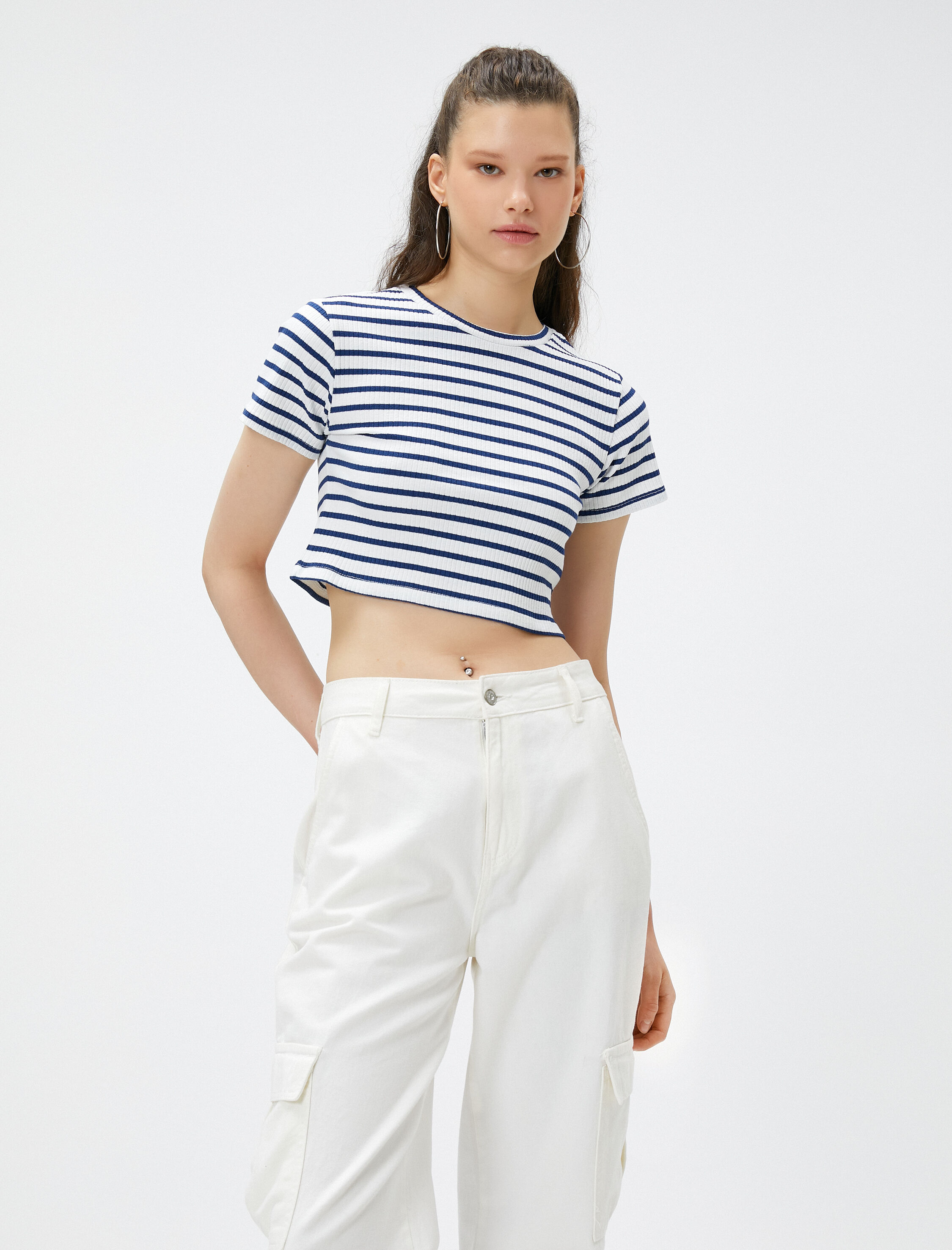   Basic Crop Tişört Bisiklet Yaka Kısa Kollu