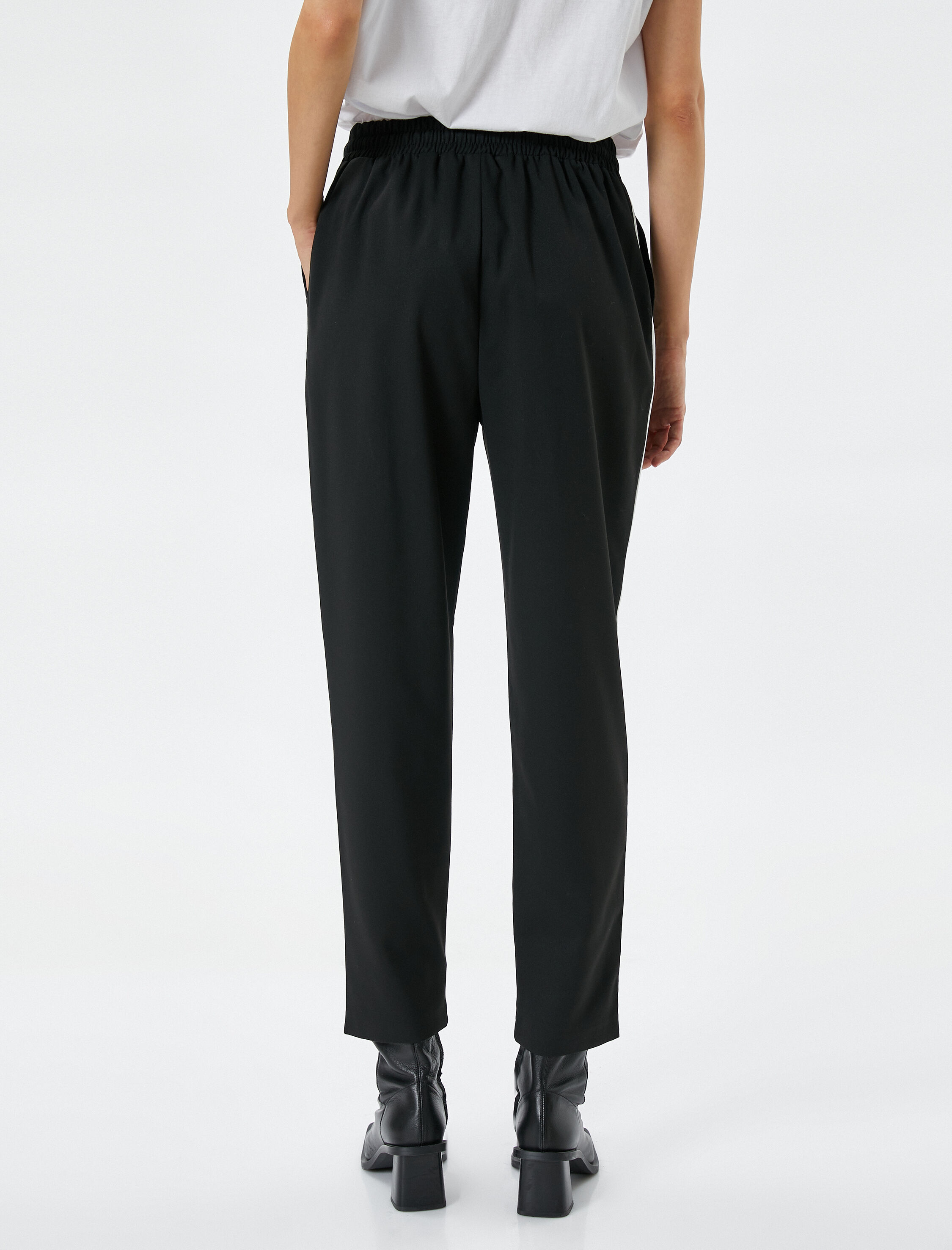   Havuç Pantolon Beli Bağcıklı Cep Detaylı