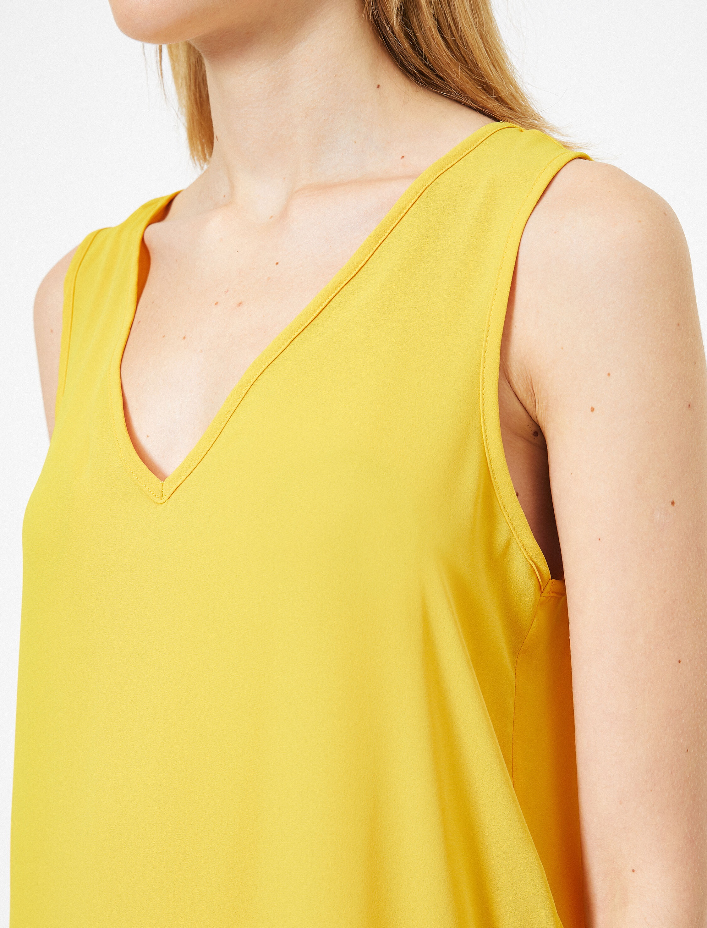 V Yaka Rahat Kesim Basic Bluz