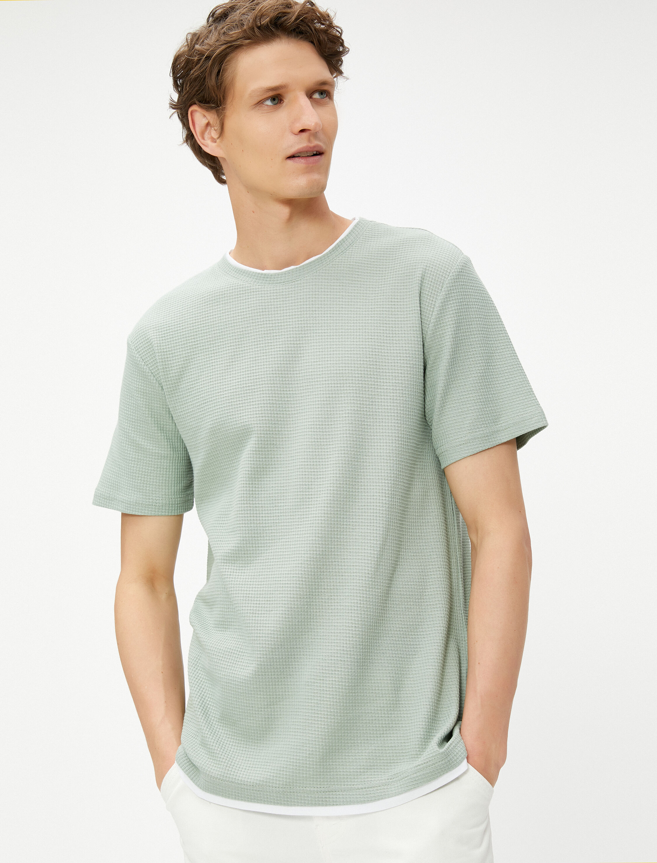   Basic Tişört Yaka Detaylı Dokulu Dar Kesim Kısa Kollu