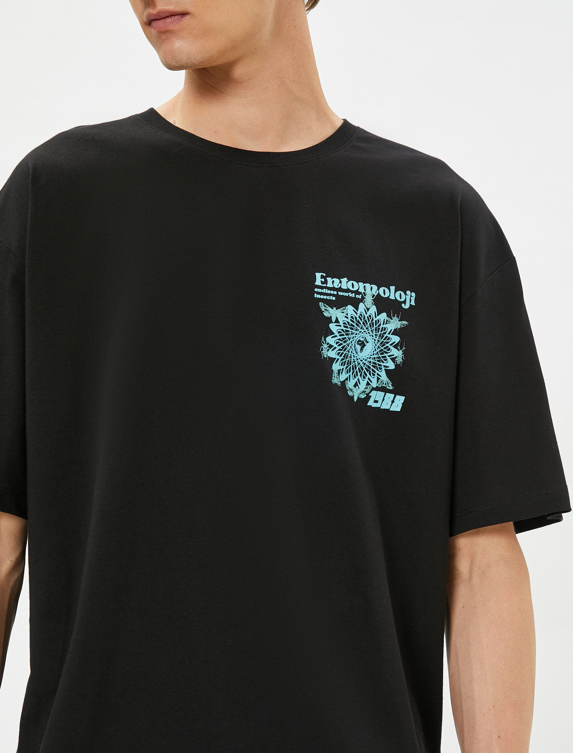   Oversize Tişört Arkası Baskılı Bisiklet Yaka Kısa Kollu Pamuklu