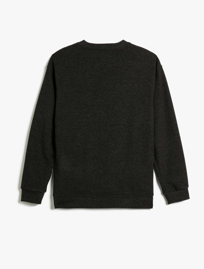  Basic Sweatshirt Rahat Kesim Bisiklet Yaka Uzun Kollu