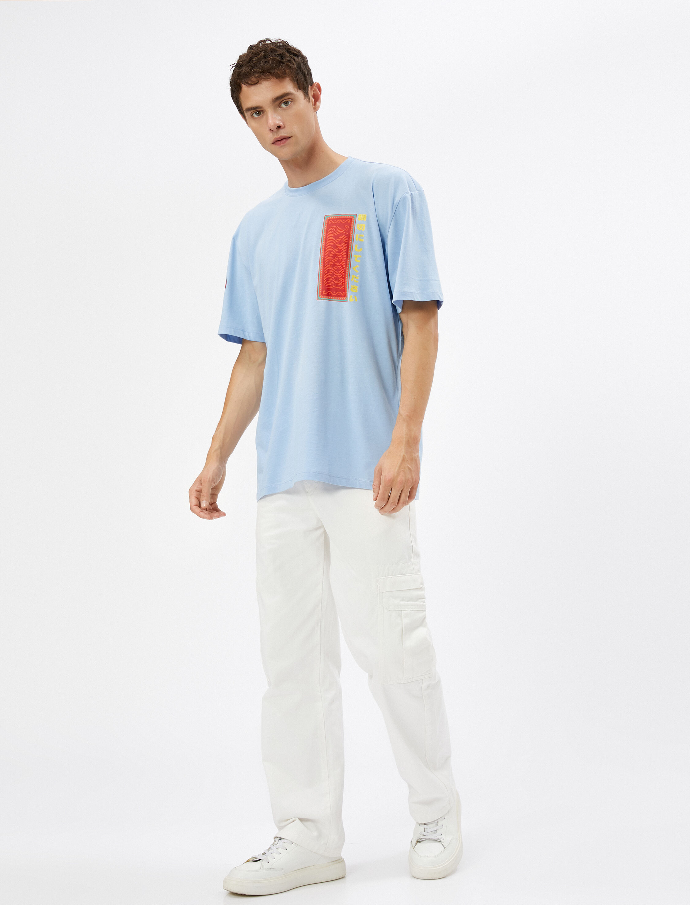   Arkası Baskılı Tişört Uzakdoğu Temalı Bisiklet Yaka Pamuklu