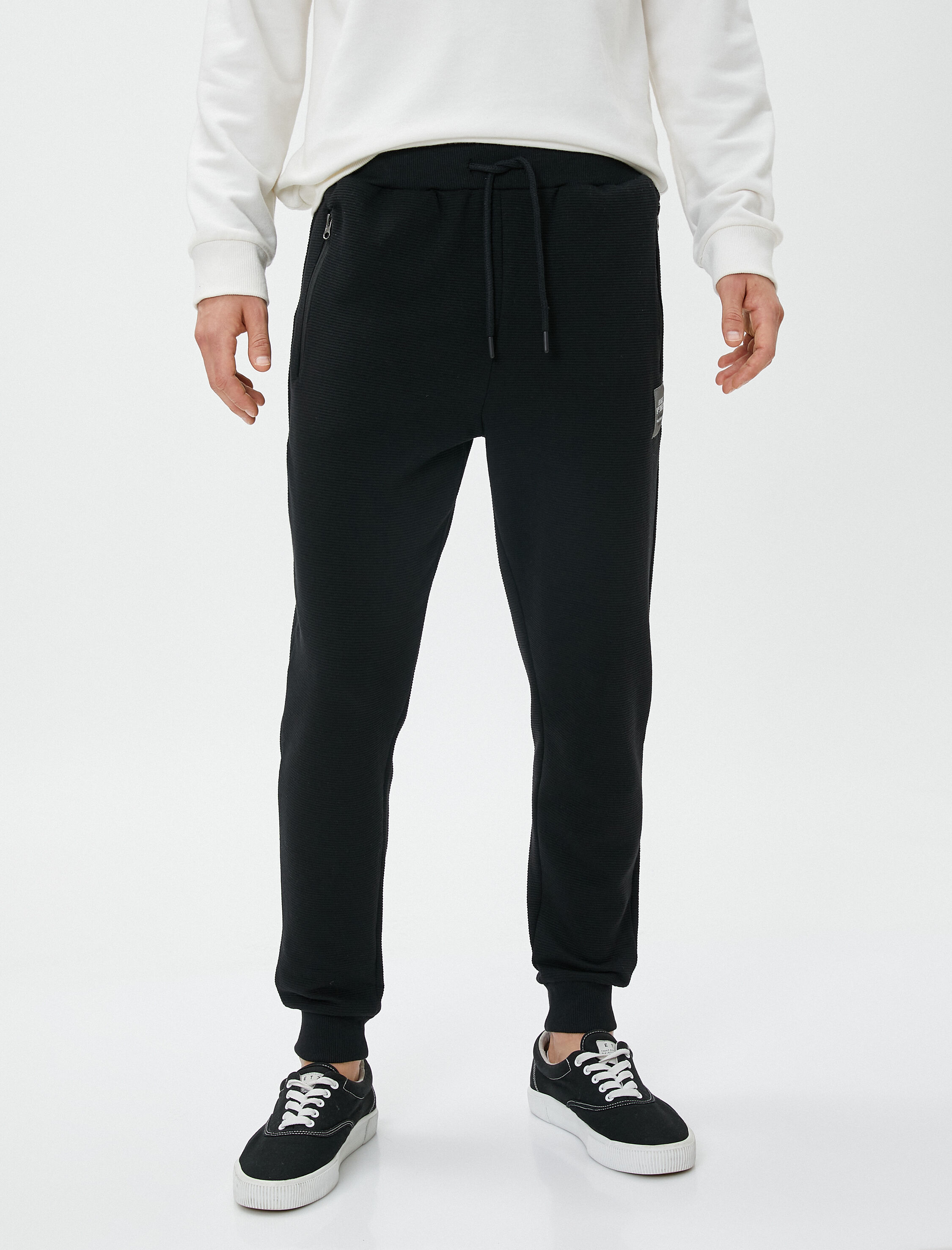   Jogger Eşofman Altı Etiket Detaylı Fermuar Cepli Beli Bağcıklı