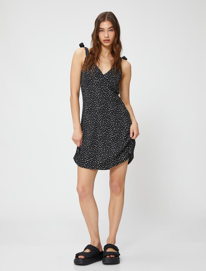  Mini Askılı Elbise A Kesim V Yaka Bağlama Detaylı