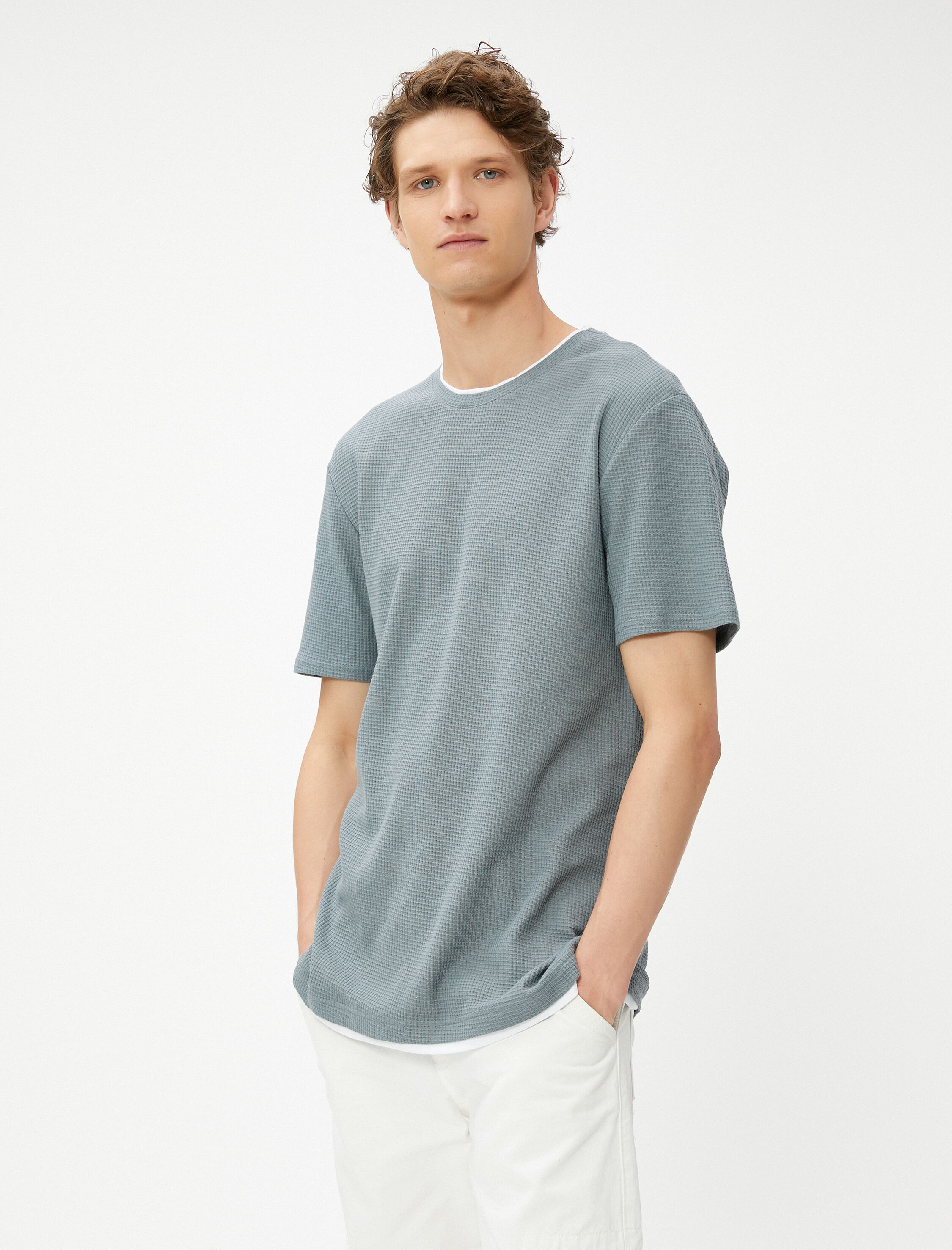   Basic Tişört Yaka Detaylı Dokulu Dar Kesim Kısa Kollu