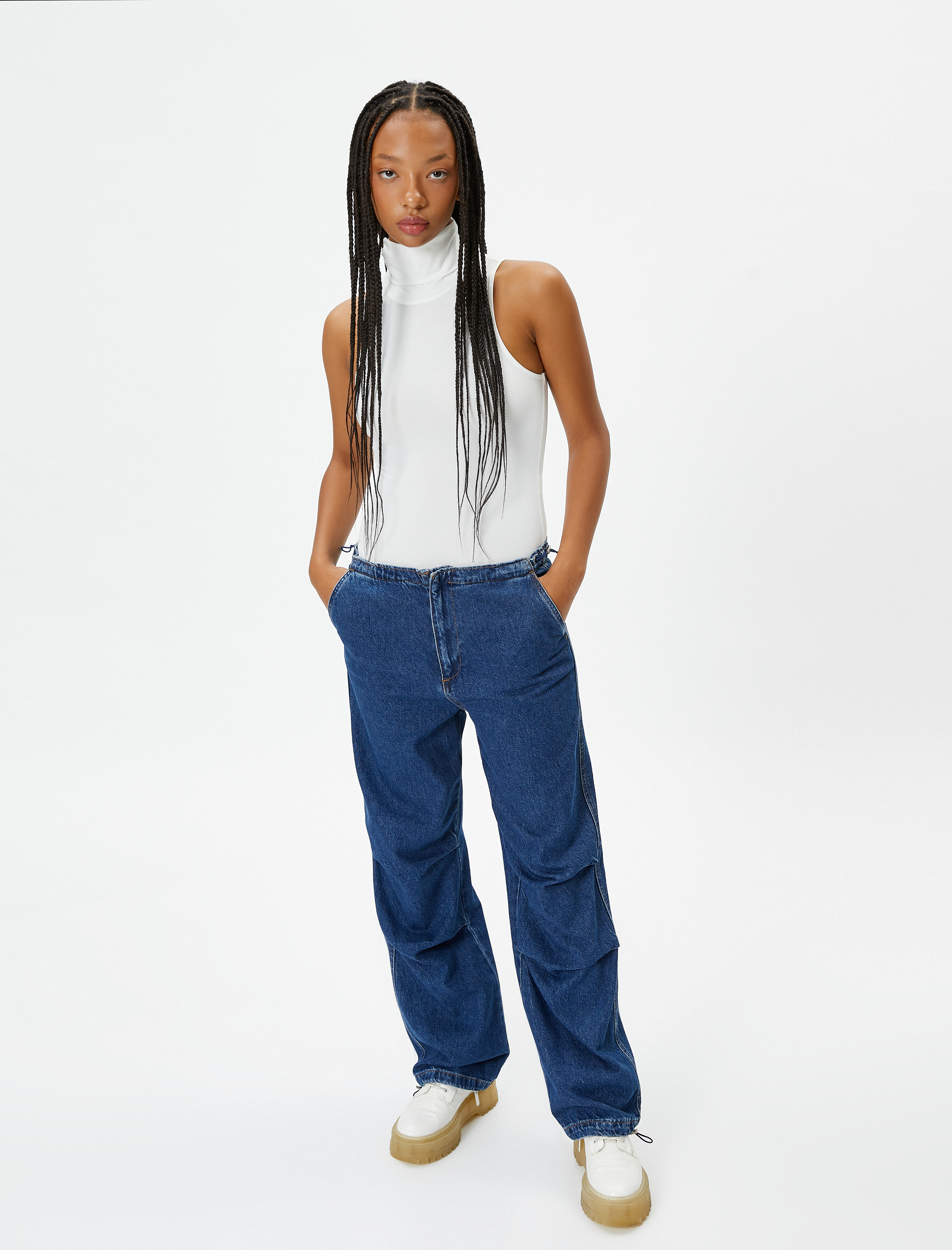   Boğazlı Kolsuz Bodysuit Slim Fit Çıtçıt Kapamalı