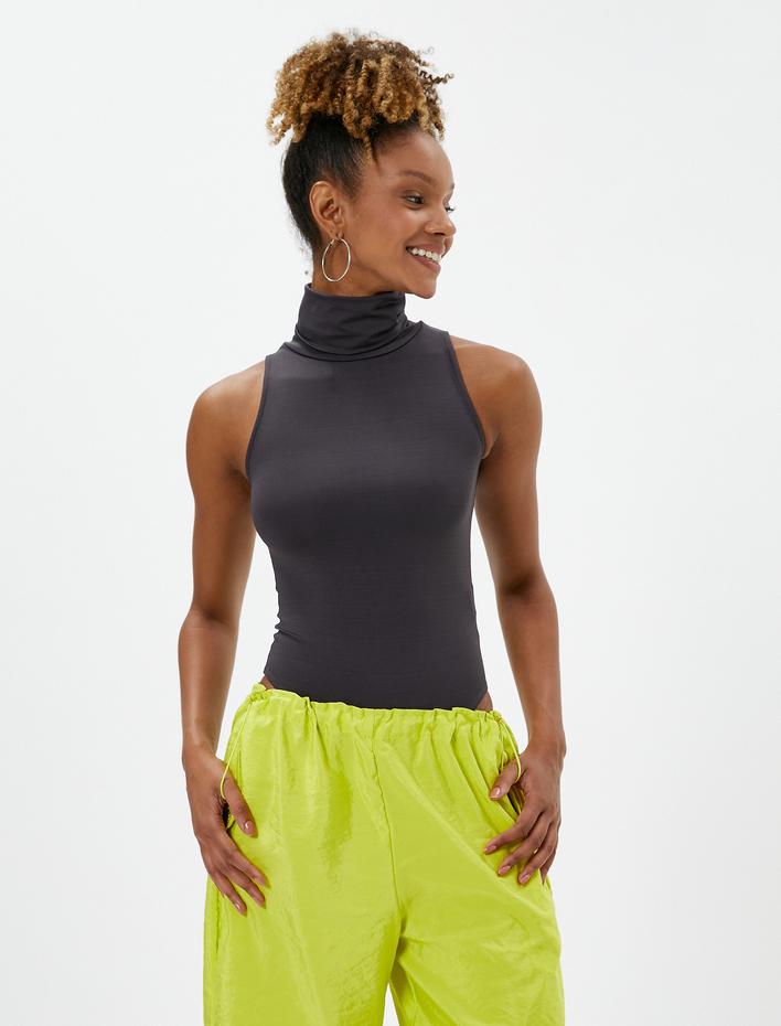  Boğazlı Kolsuz Bodysuit Slim Fit Çıtçıt Kapamalı