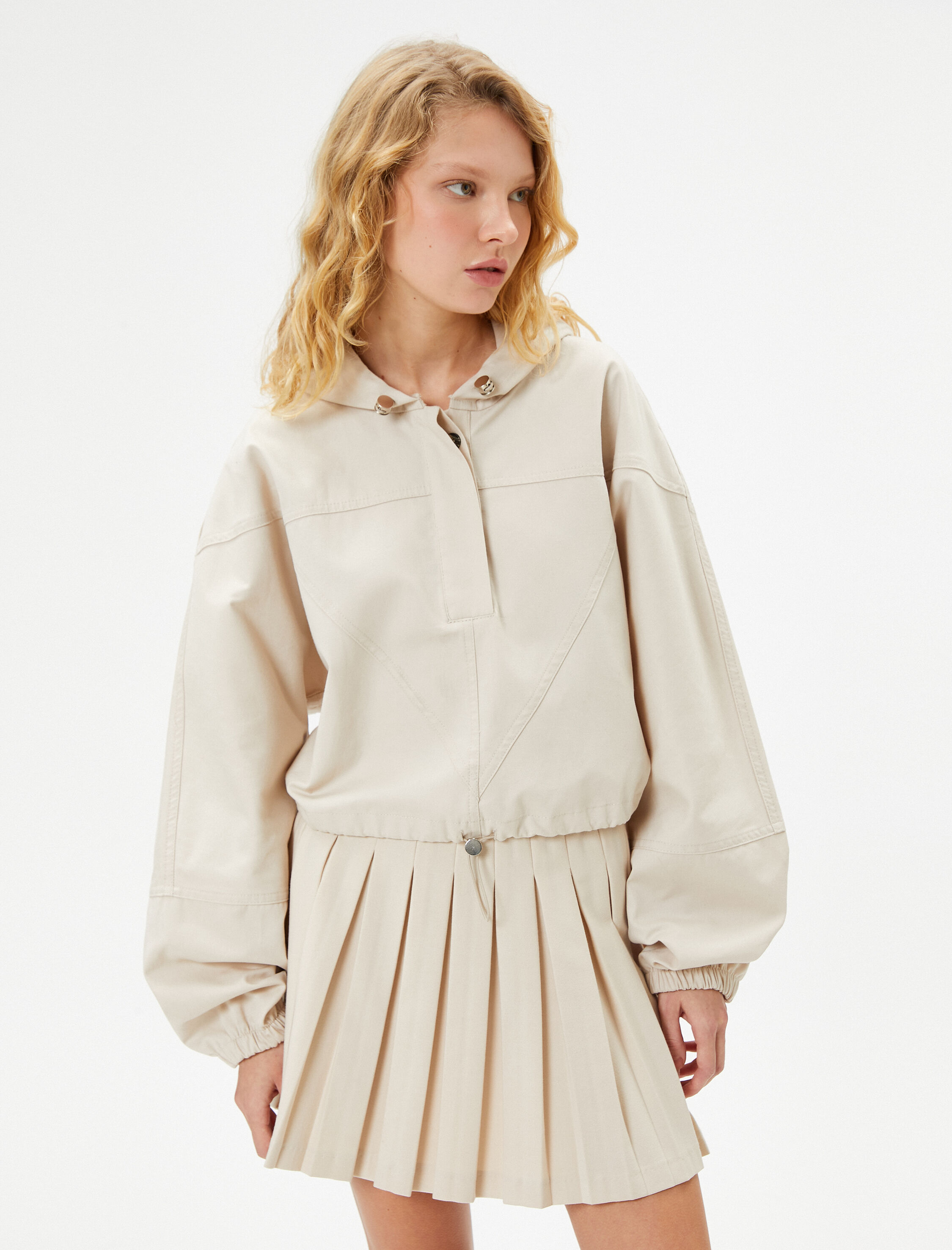   Paraşüt Kapşonlu Crop Sweatshirt Yarım Düğmeli Beli Lastikli Uzun Balon Kol Pamuklu