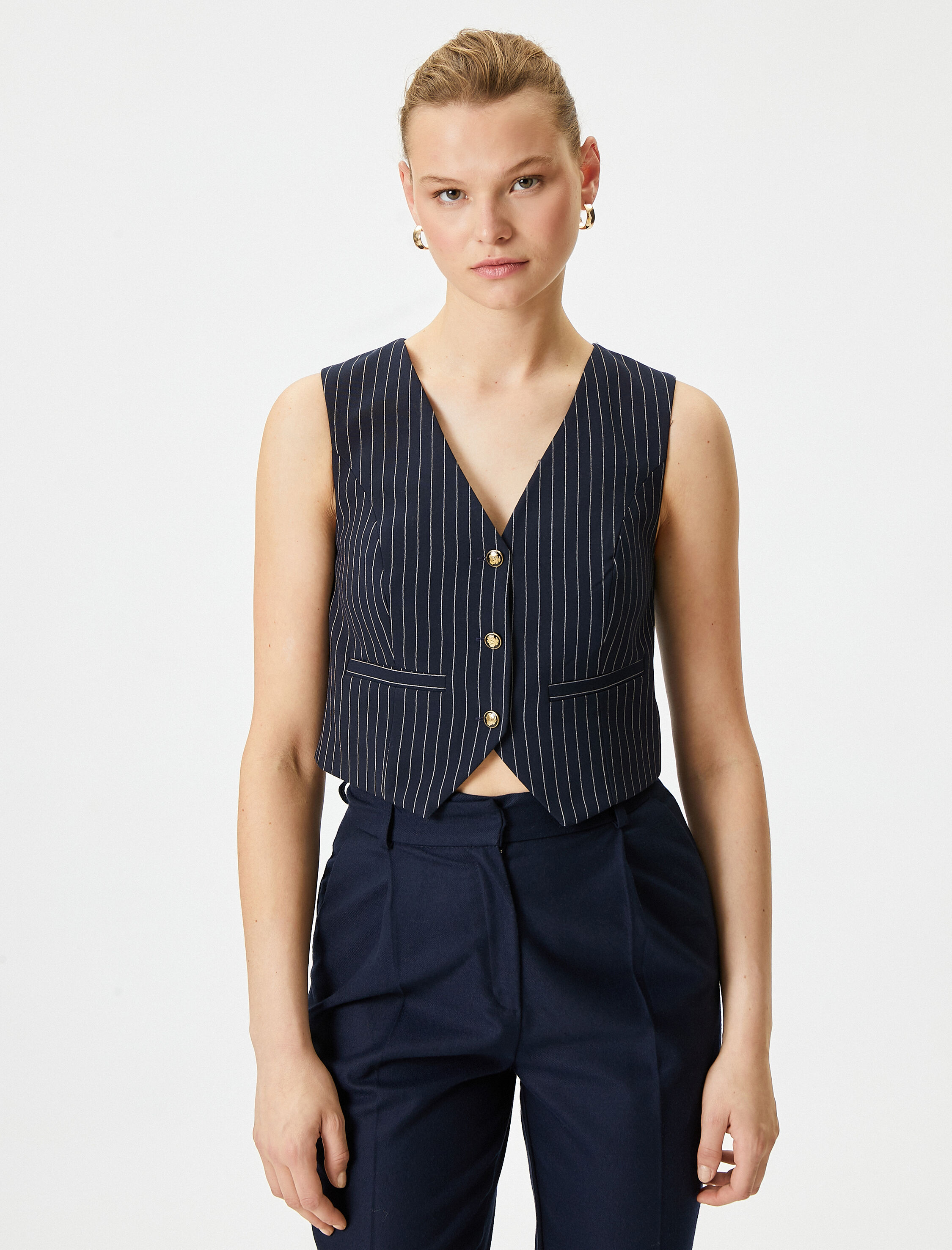   Yelek V Yaka Düğmeli Cep Detaylı