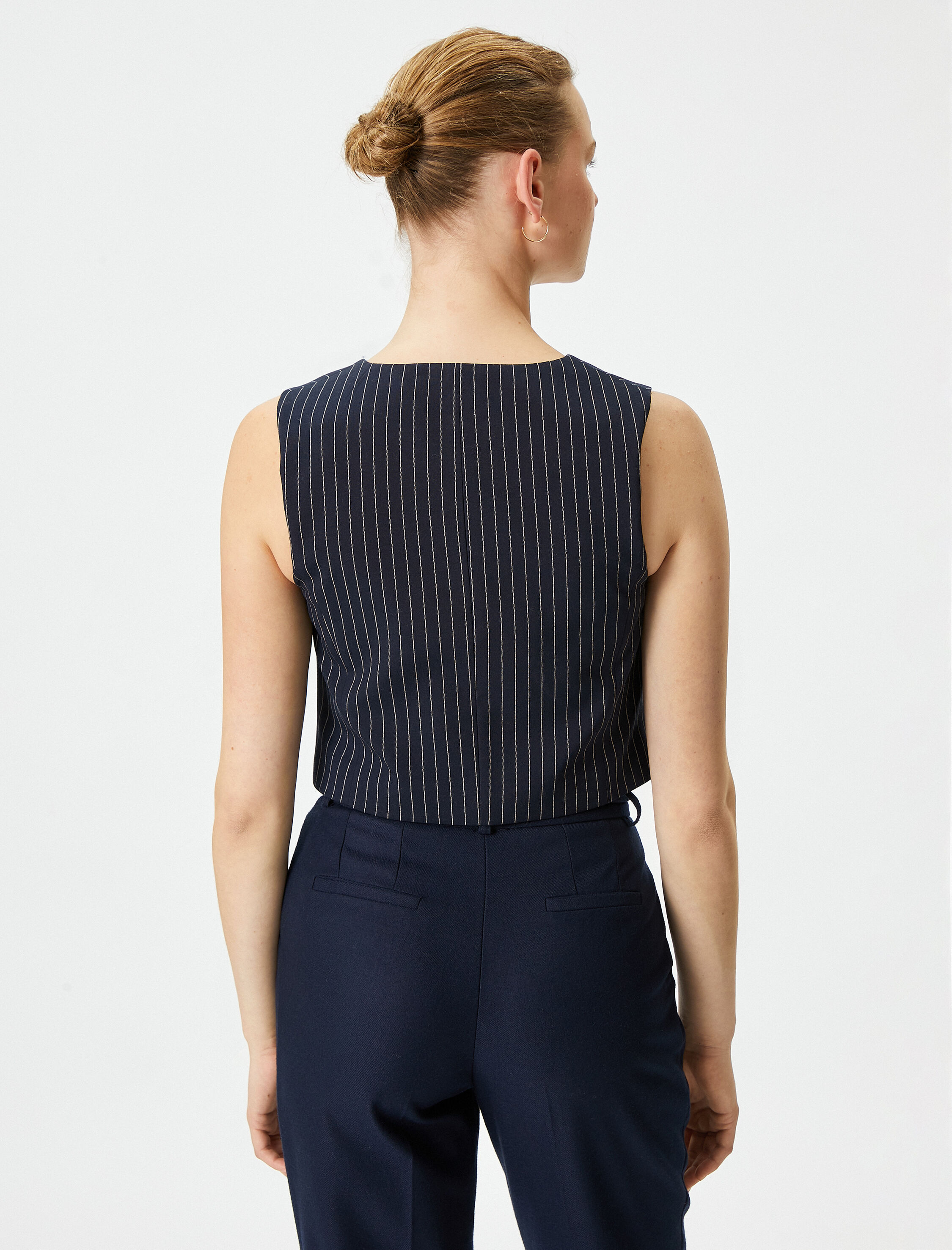   Yelek V Yaka Düğmeli Cep Detaylı