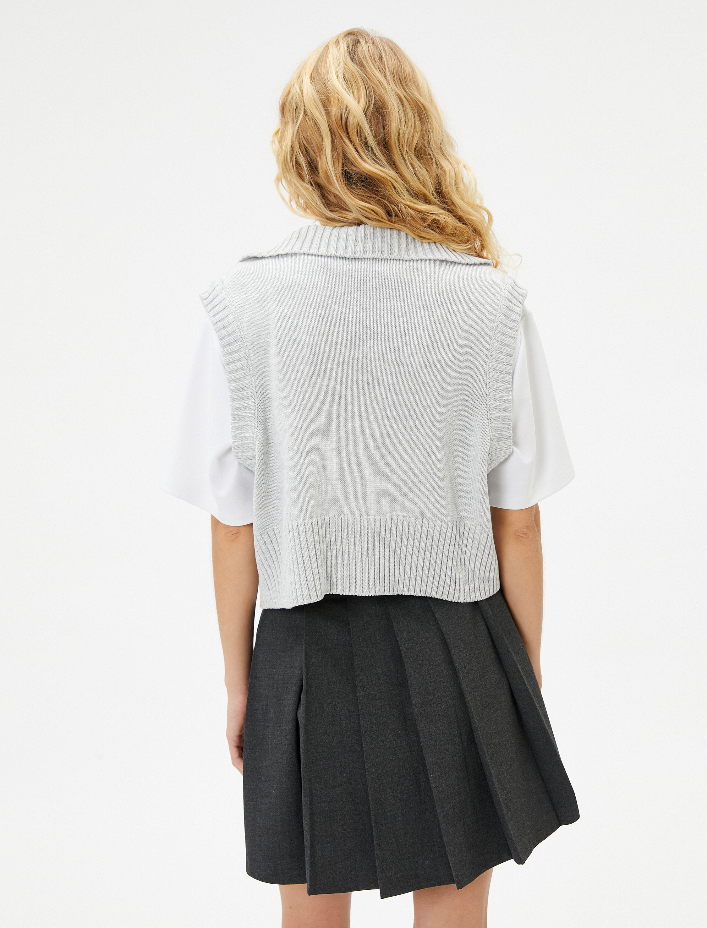   Crop Süveter Dik Yaka Yarım Fermuarlı Kolsuz Örgü