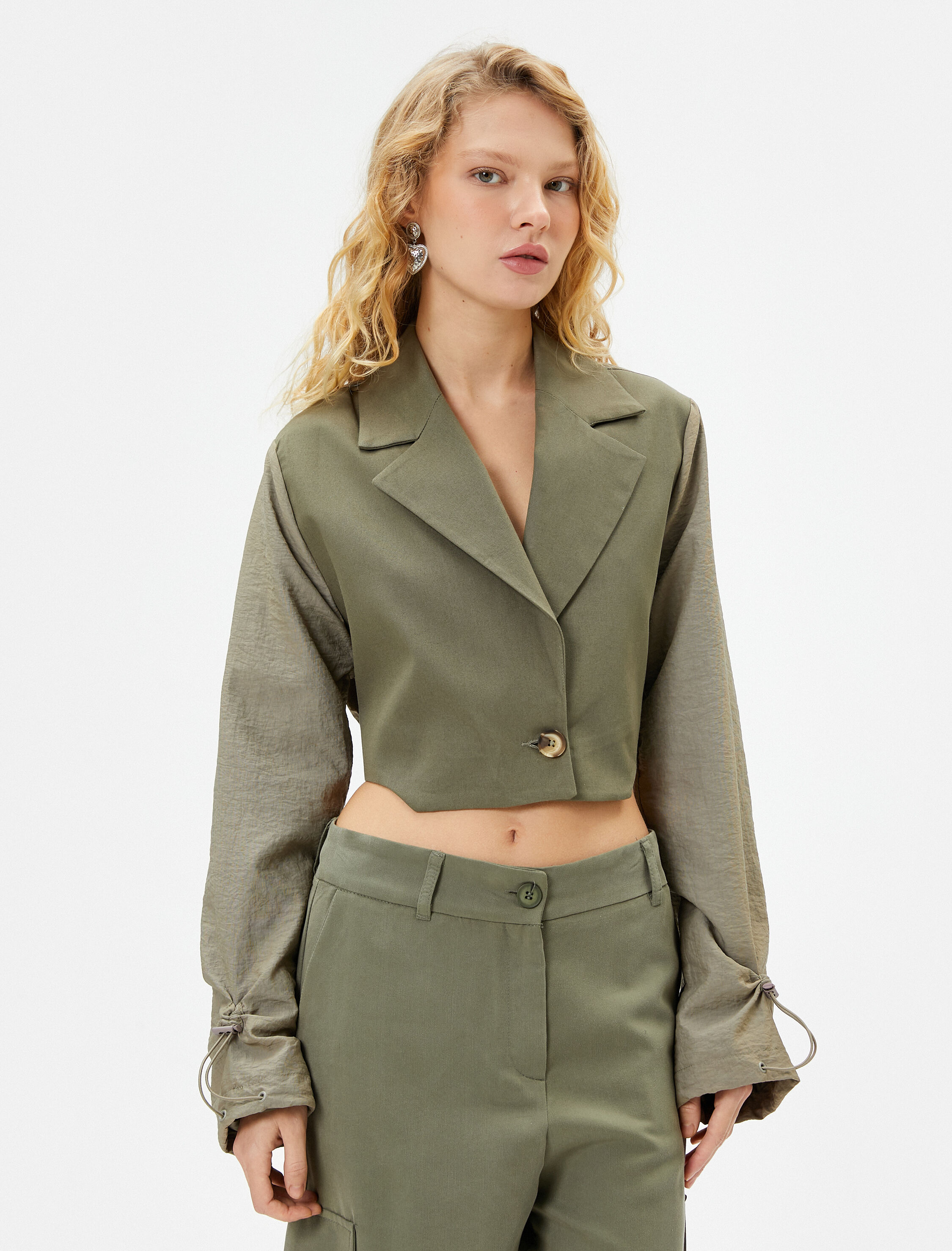   Crop Ceket Çift Kumaş Kullanımlı Manşetleri Lastikli Ters Kruvaze Yaka