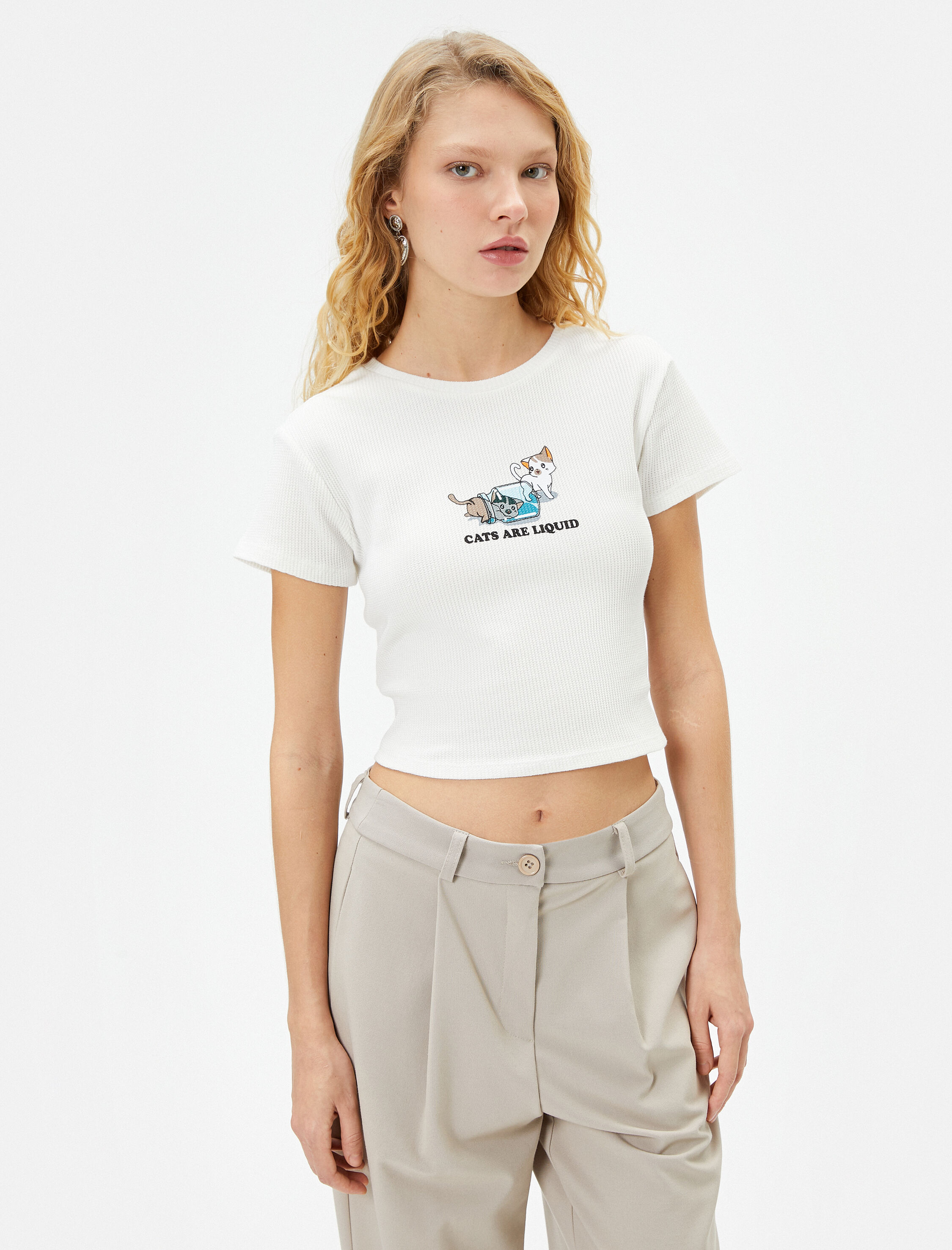   Kedi Baskılı Crop Tişört Kısa Kollu Bisiklet Yaka Slim Fit Ribanalı Pamuklu