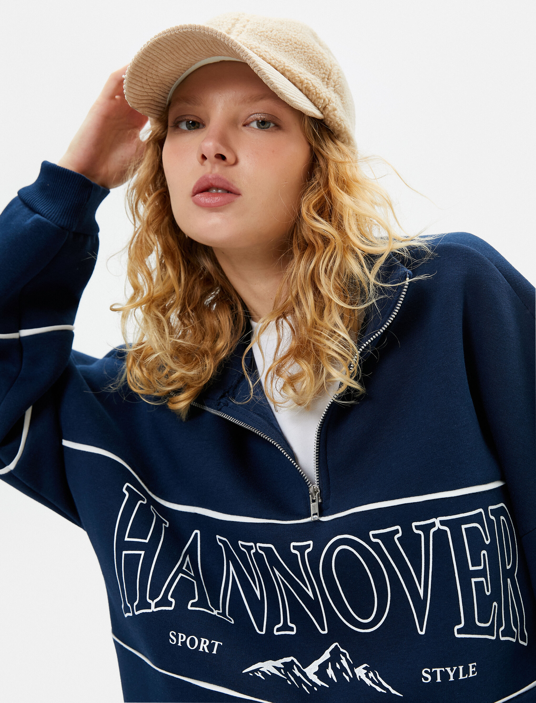   Şardonlu Yarım Fermuarlı Sweatshirt Rahat Kalıp Kolej Temalı Baskılı  Pamuk Karışımlı