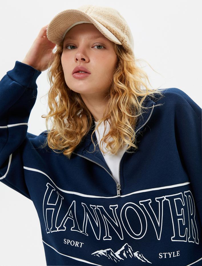  Şardonlu Yarım Fermuarlı Sweatshirt Rahat Kalıp Kolej Temalı Baskılı  Pamuk Karışımlı