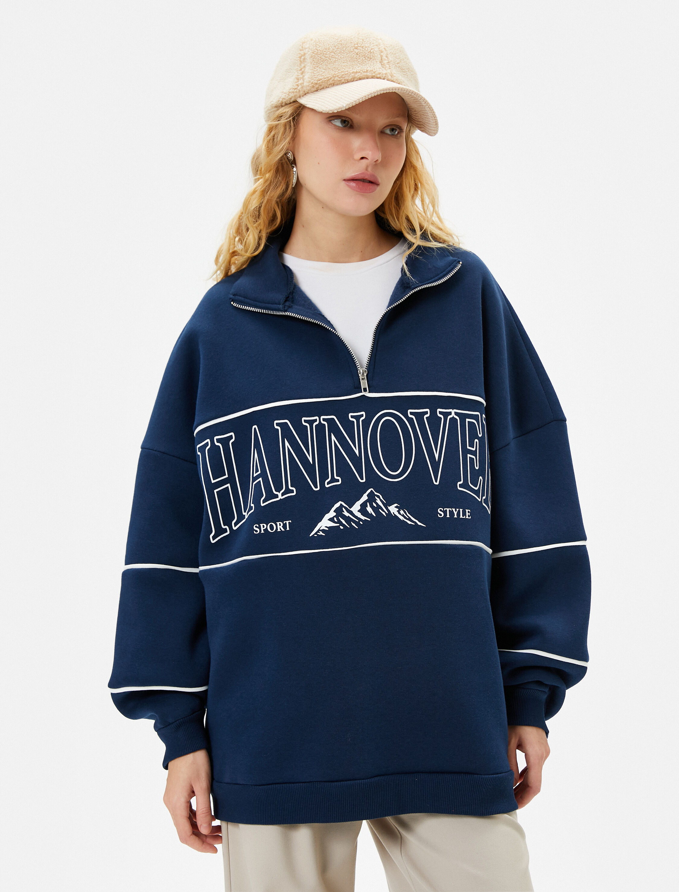   Şardonlu Yarım Fermuarlı Sweatshirt Rahat Kalıp Kolej Temalı Baskılı  Pamuk Karışımlı