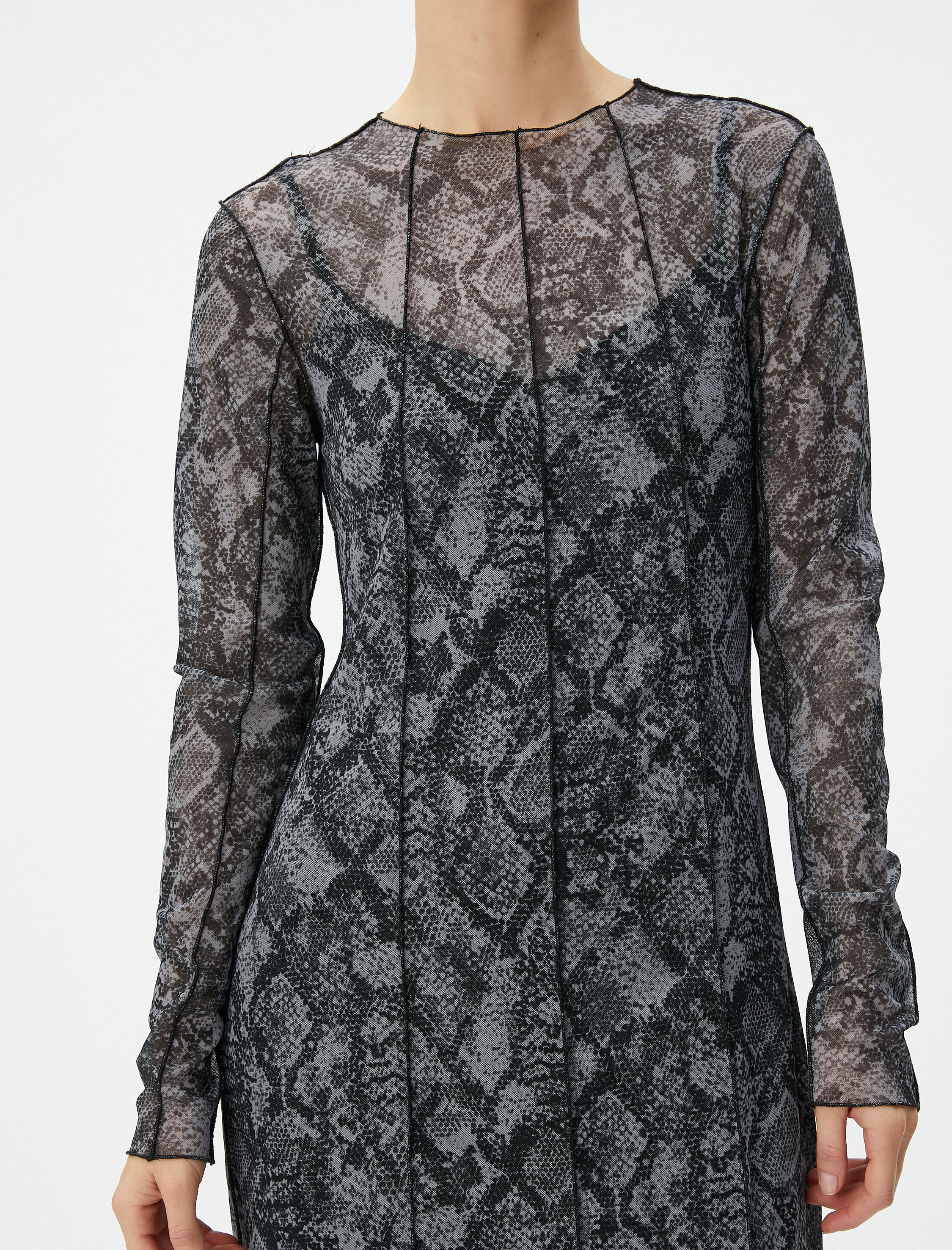   Uzun Elbise Yılan Derisi Desenli