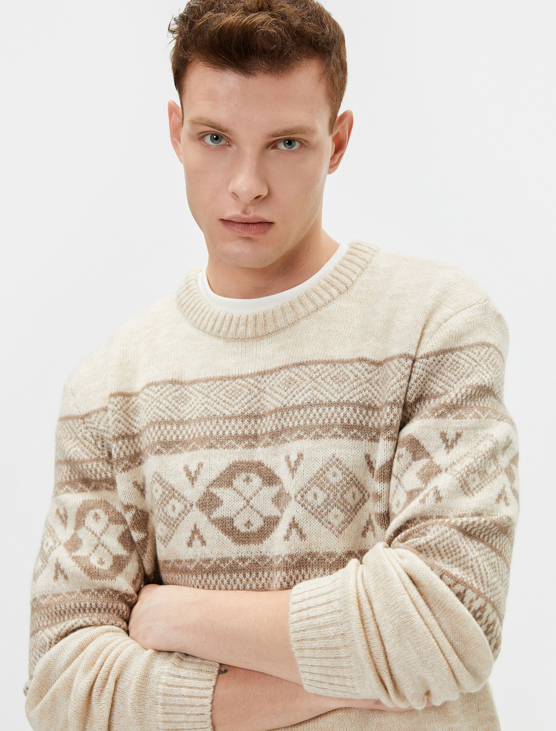   Akrilik Karışımlı Kazak Etnik Desenli Bisiklet Yaka