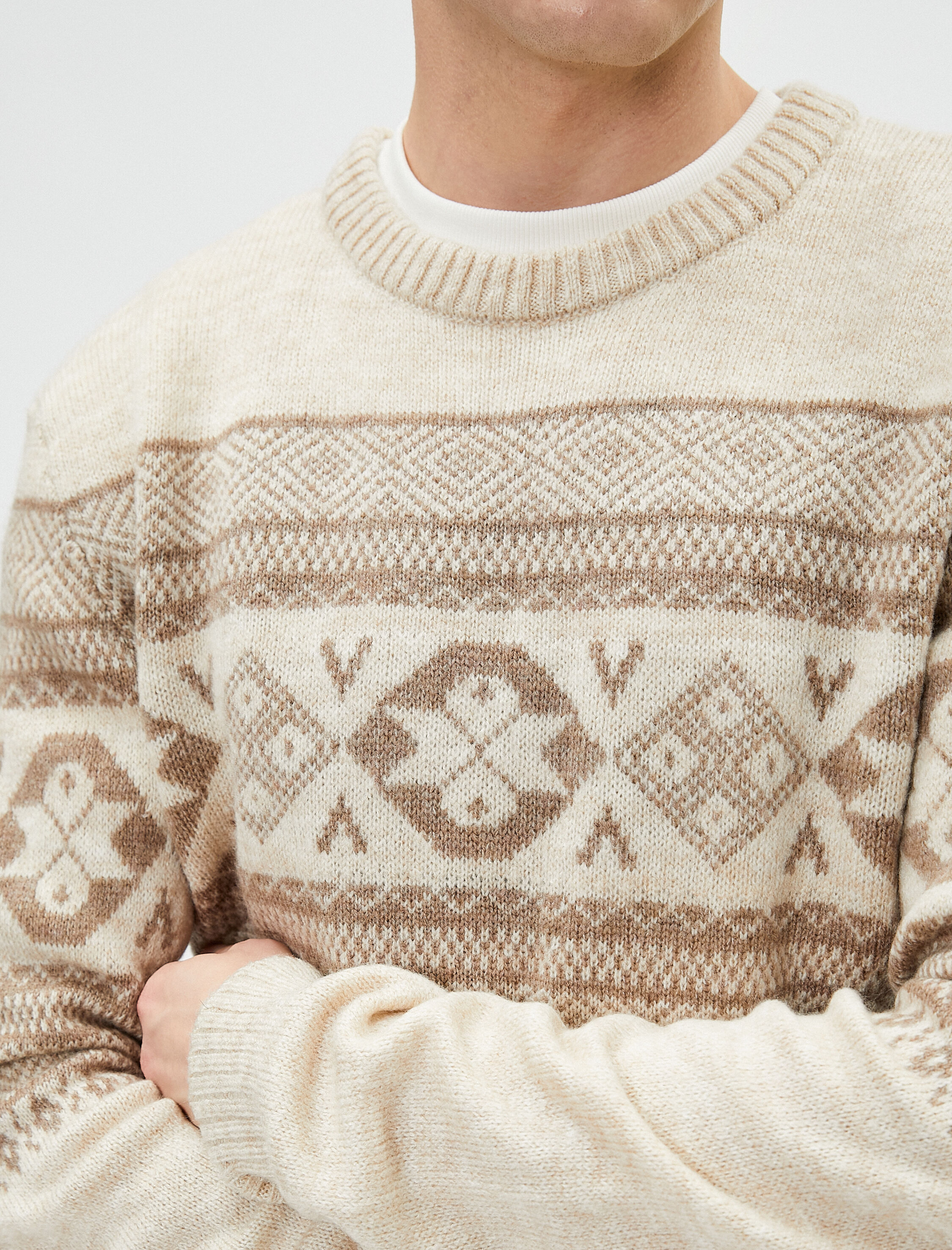   Akrilik Karışımlı Kazak Etnik Desenli Bisiklet Yaka