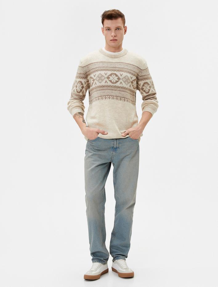  Akrilik Karışımlı Kazak Etnik Desenli Bisiklet Yaka