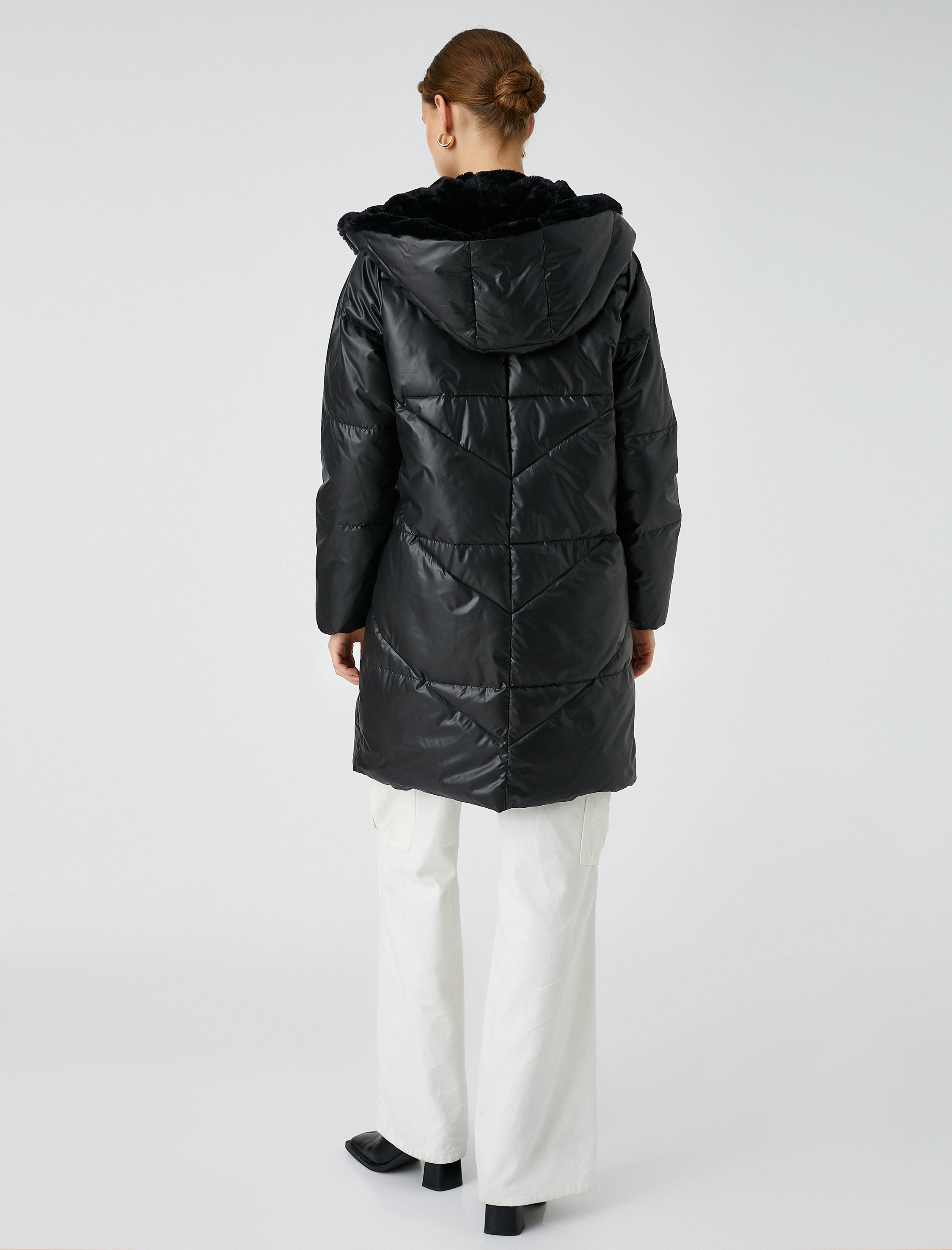   Şişme Mont Peluş Detaylı Çıtçıtlı Kapüşonlu