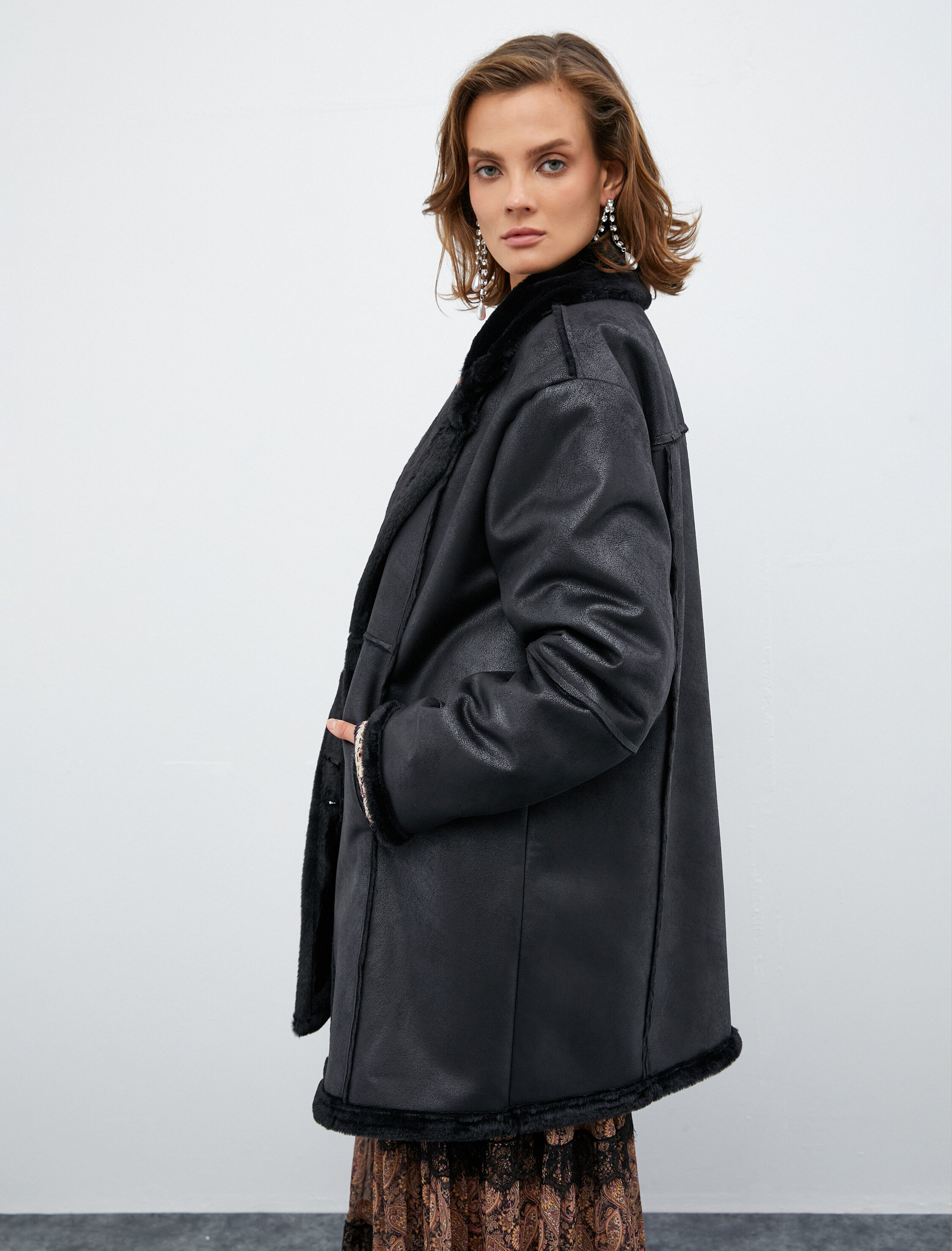   Melis Ağazat X Koton - Suni Kürklü Suni Deri Mont