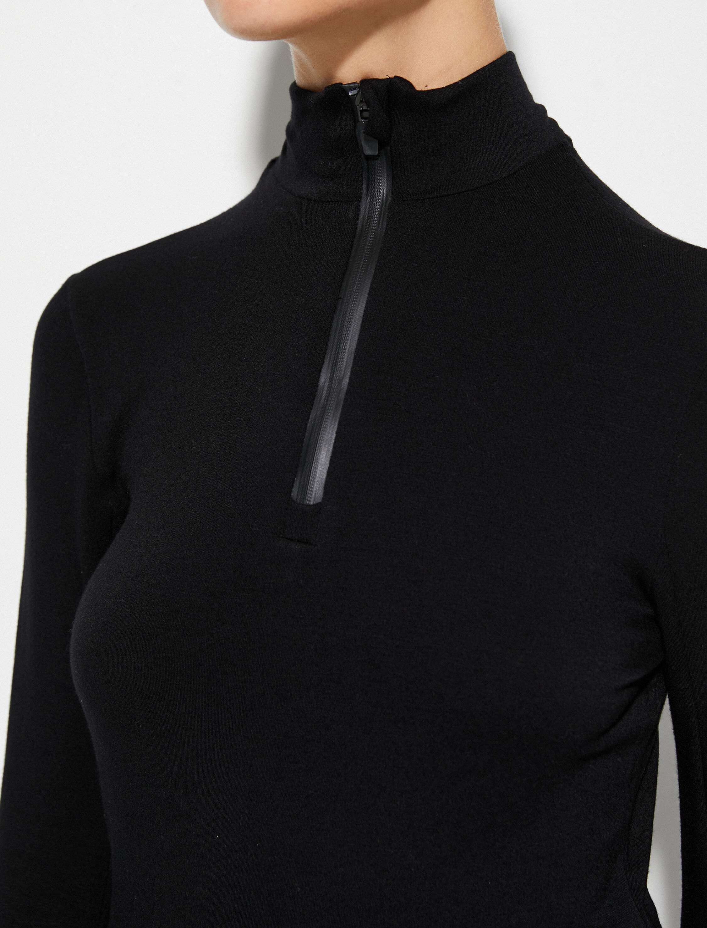   Uzun Kollu Kar Tişörtü Dik Yaka Yarım Fermuarlı