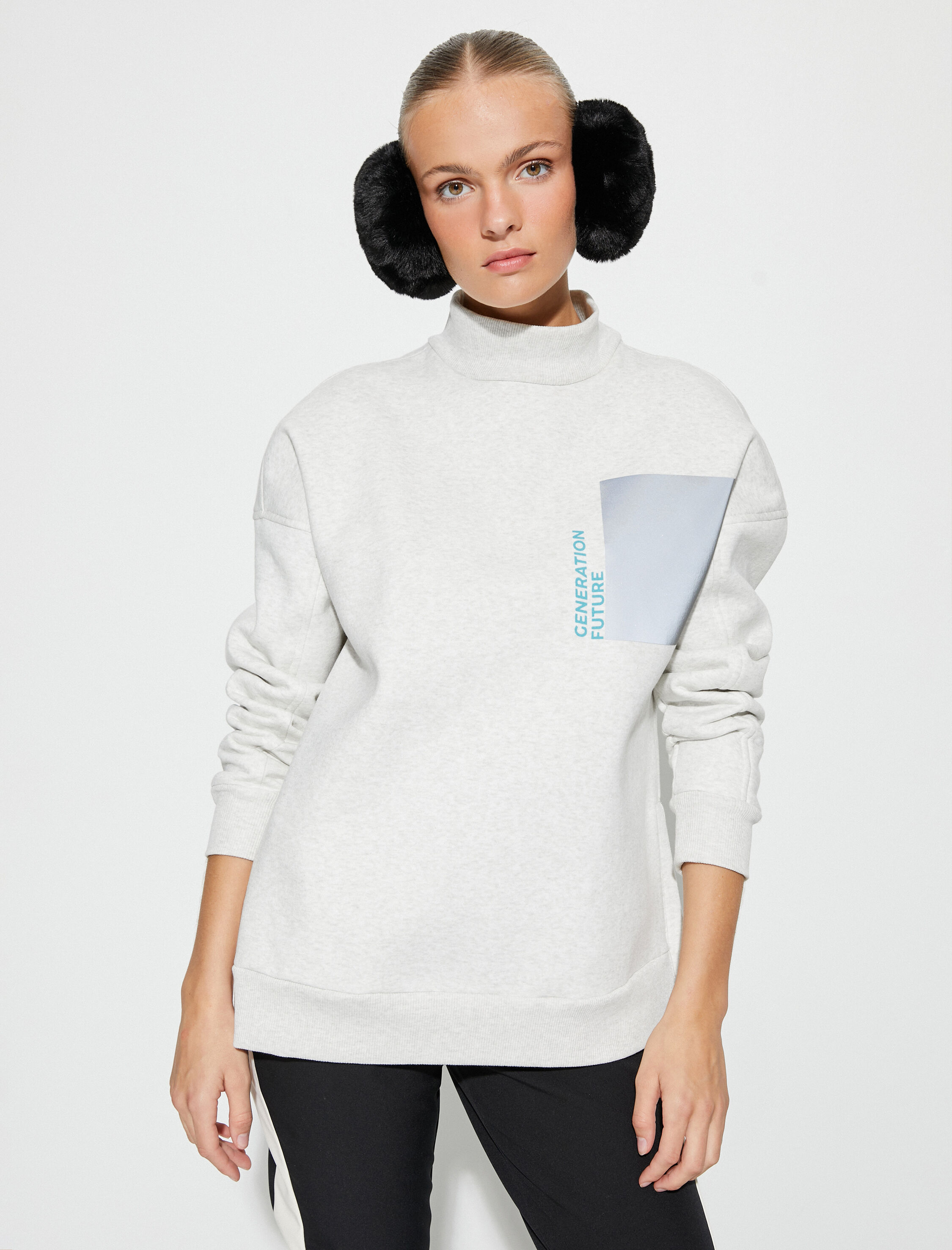   Dik Yaka Sweatshirt Baskılı Düşük Omuzlu