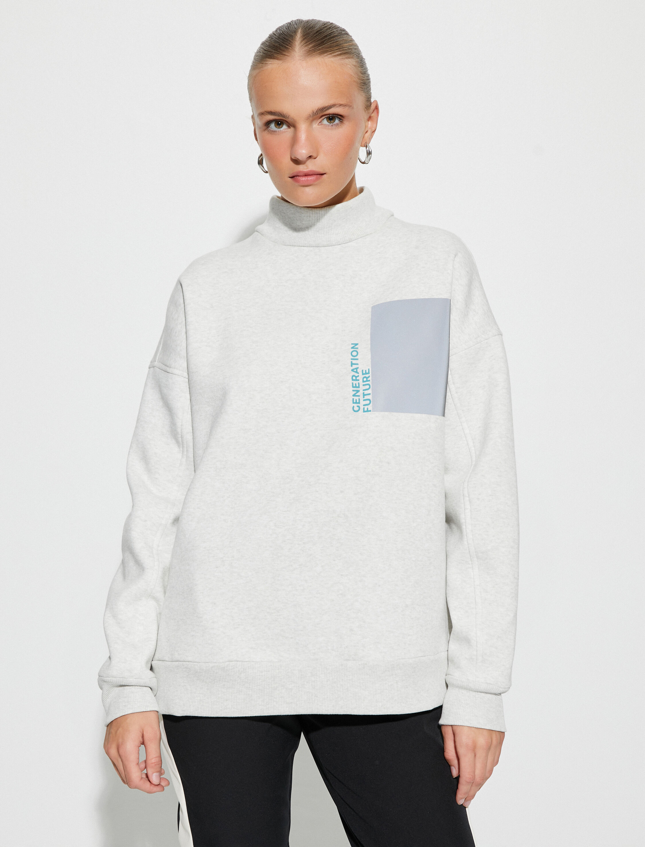   Dik Yaka Sweatshirt Baskılı Düşük Omuzlu