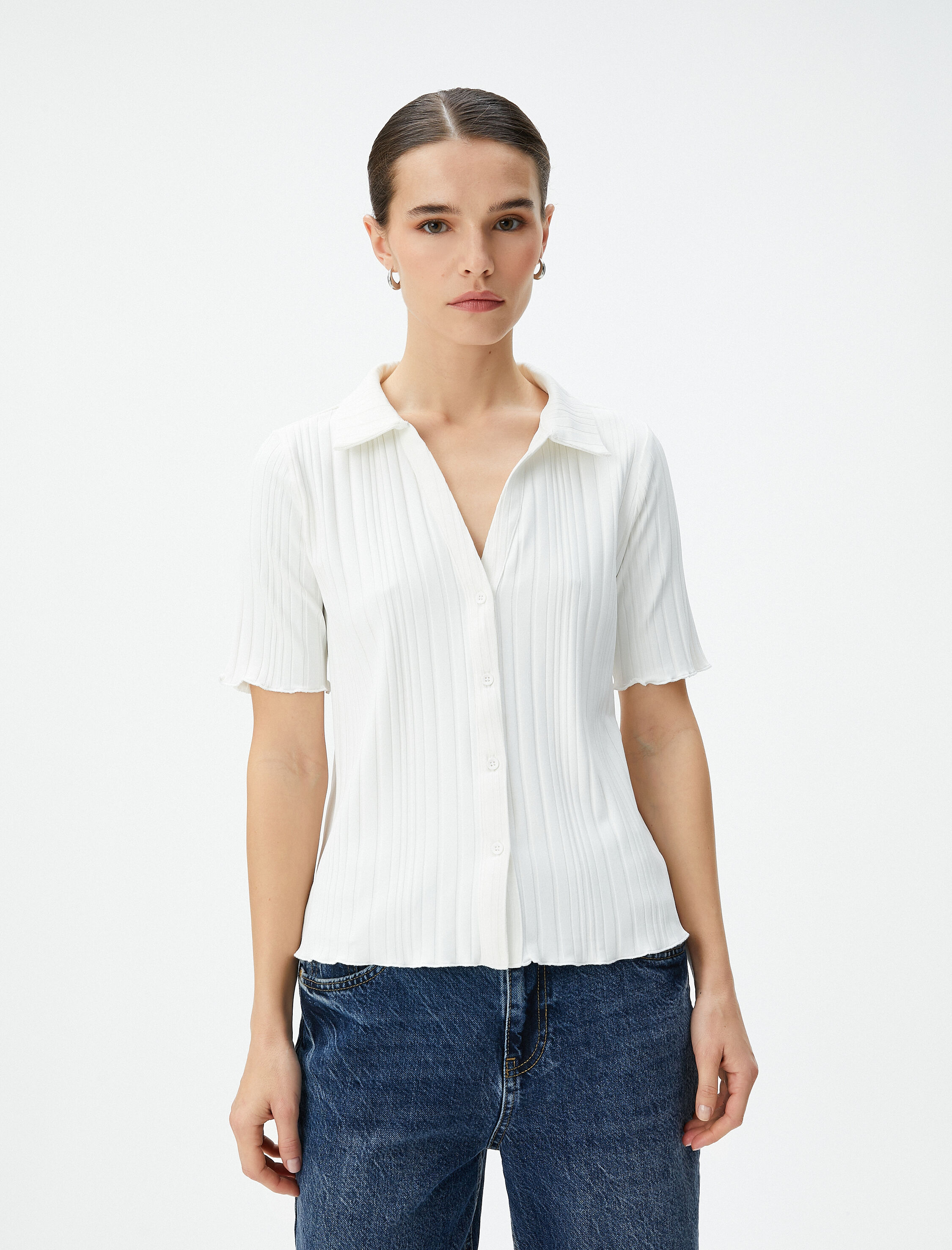   Kısa Kollu Tişört Gömlek Yaka Düğmeli