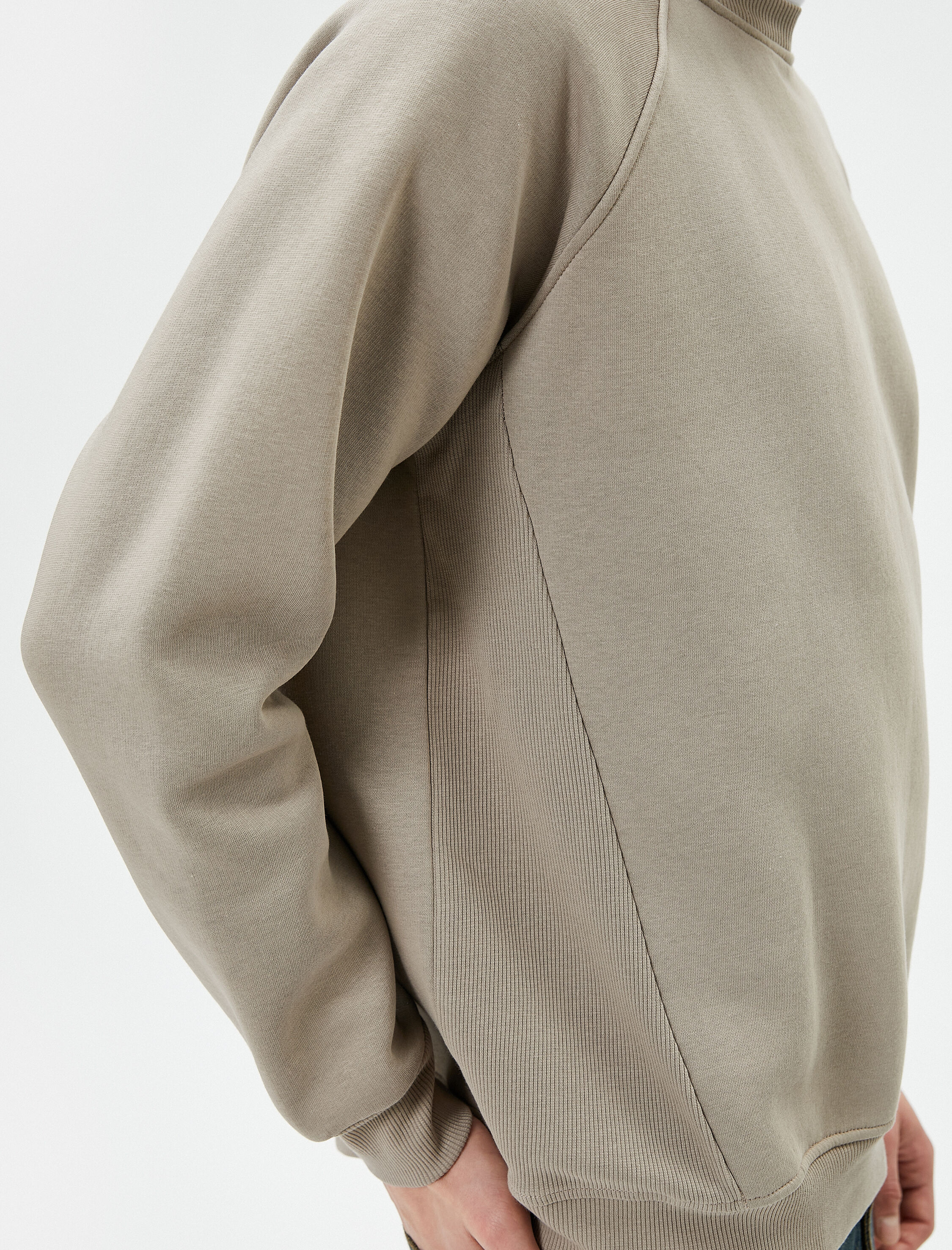   Bisiklet Yaka Sweatshirt Dikiş Detaylı Rahat Kesim Şardonlu