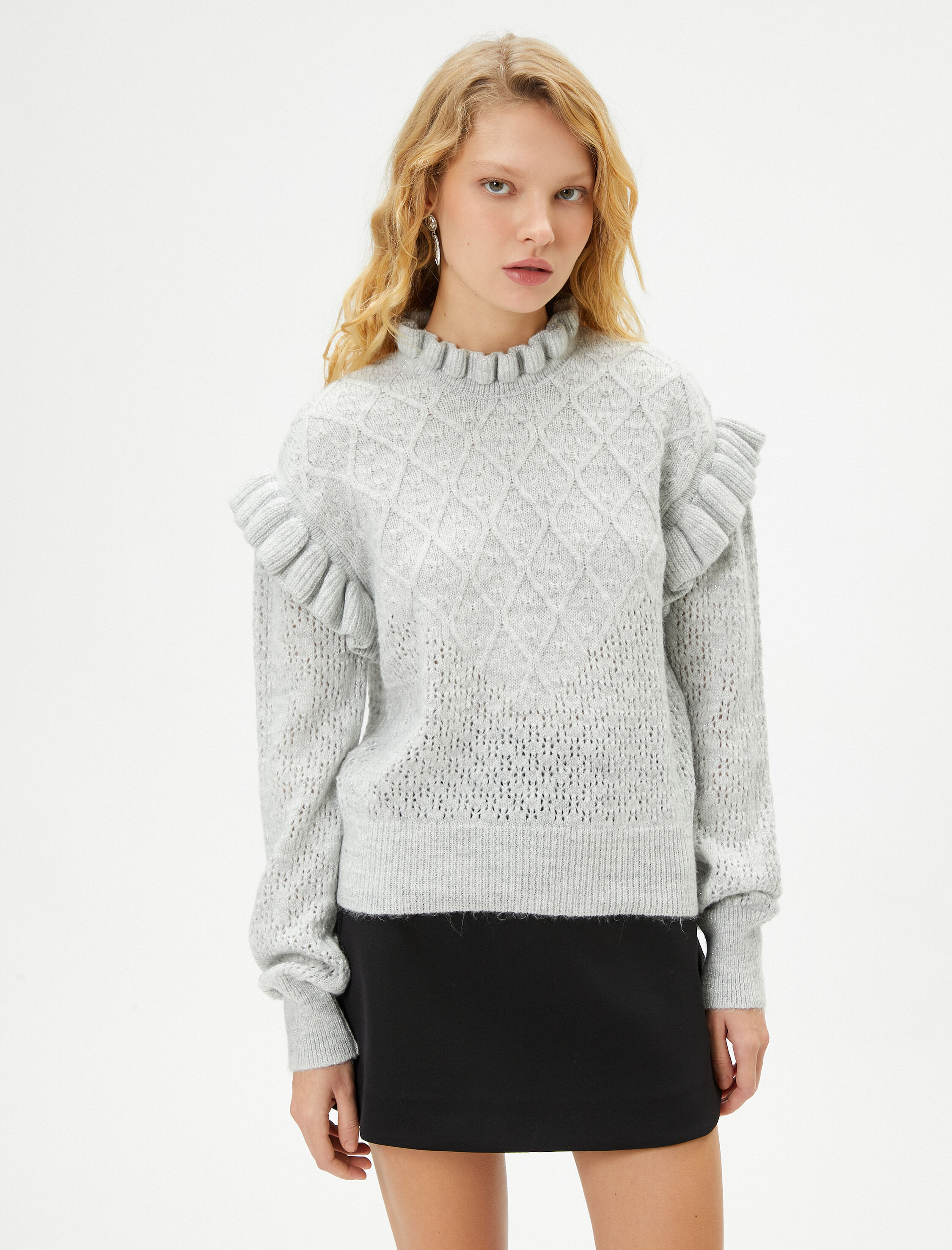   Fırfırlı Örgü Ajurlu Kazak Yumuşak Dokulu Dik Yaka Parıltılı