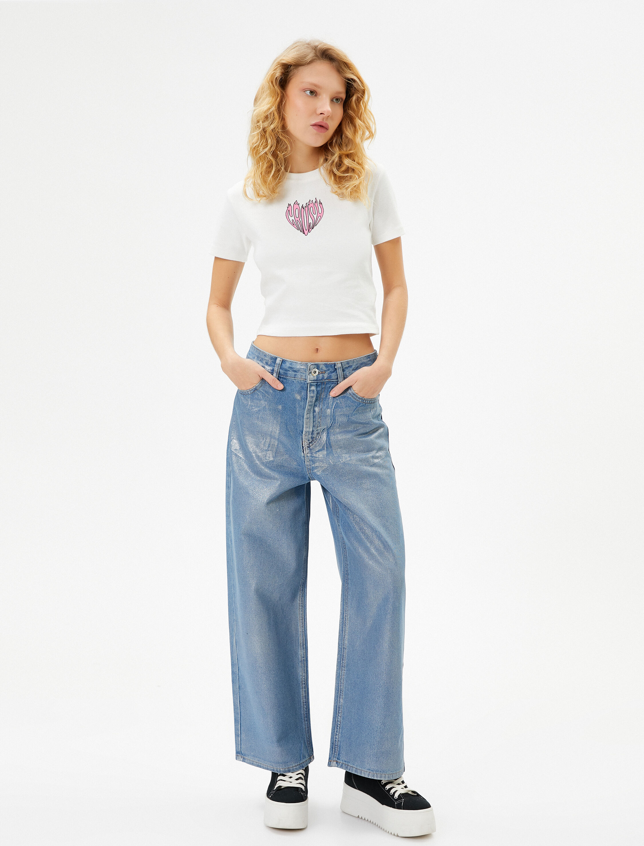   Kalpli Crop Tişört Slim Fit Kısa Kollu Bisiklet Yaka Pamuklu