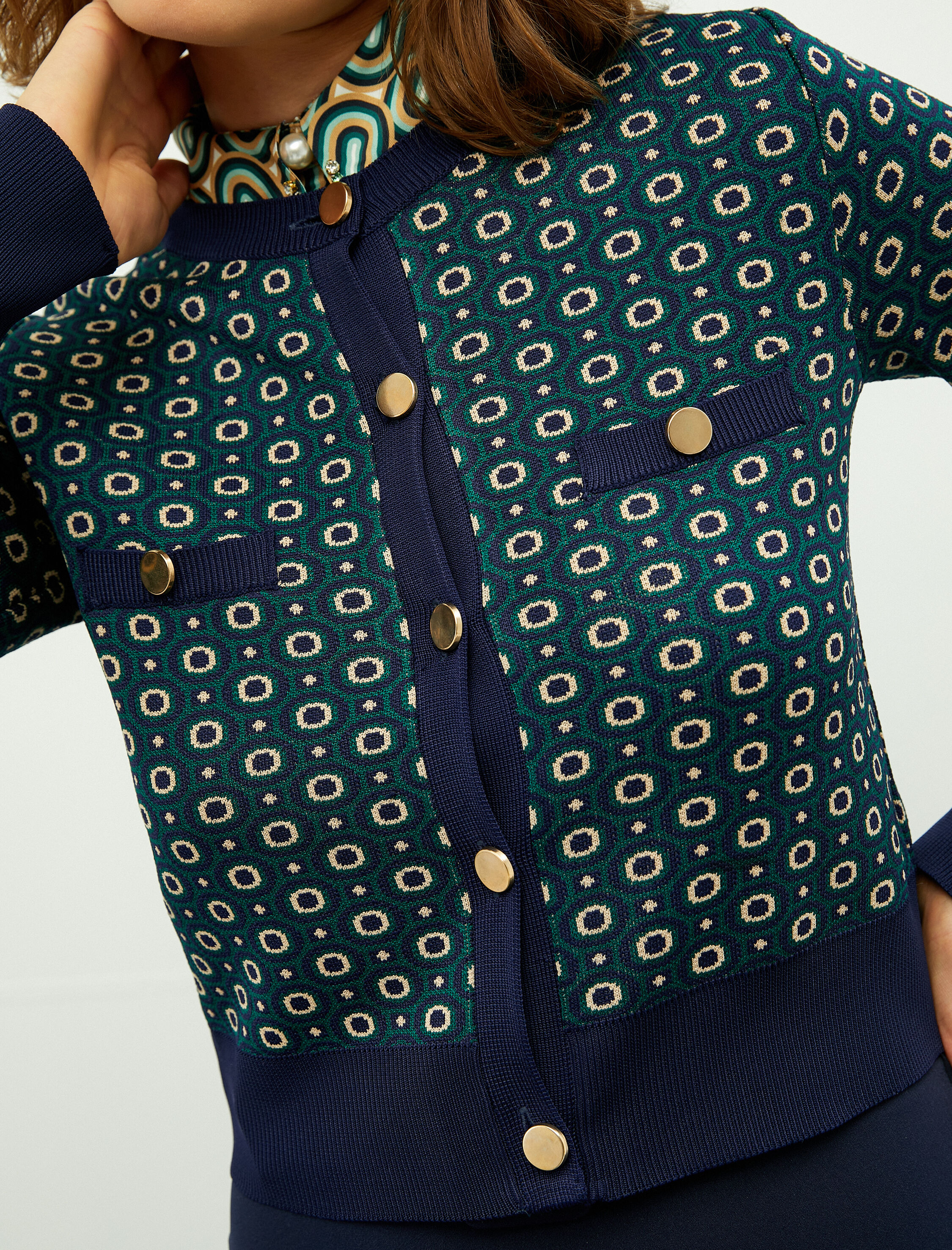   Melis Ağazat X Koton - Geometrik Desenli Gold Düğmeli Hırka